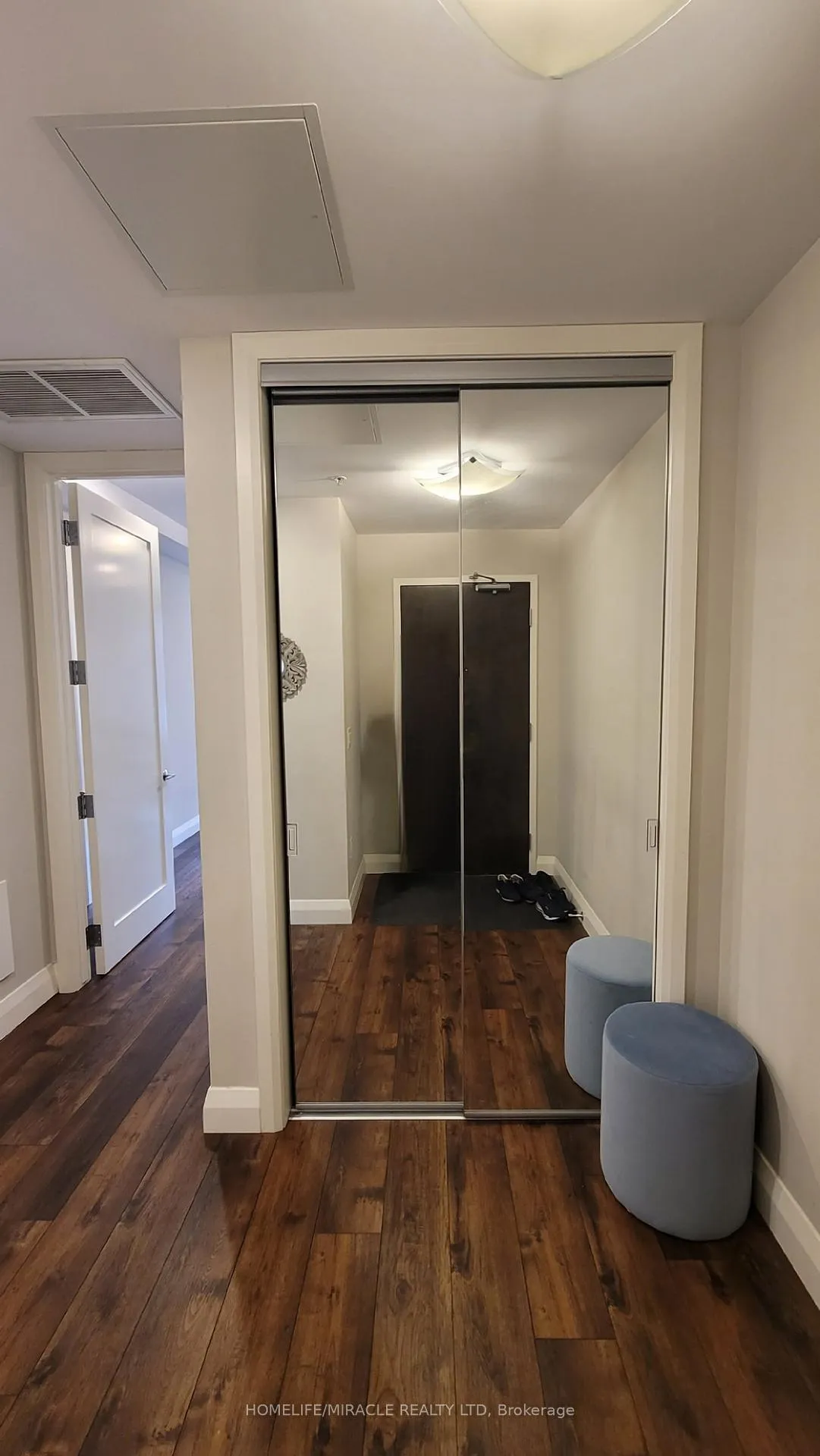 Photo 8 of Unit 422, 118 king Street E, Hamilton, Beasley — HOMEH