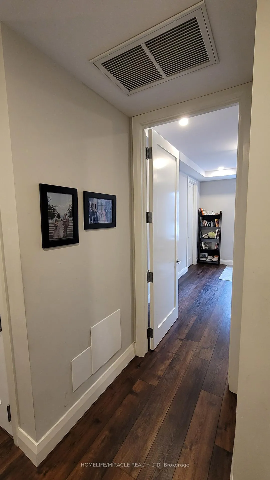 Photo 10 of Unit 422, 118 king Street E, Hamilton, Beasley — HOMEH