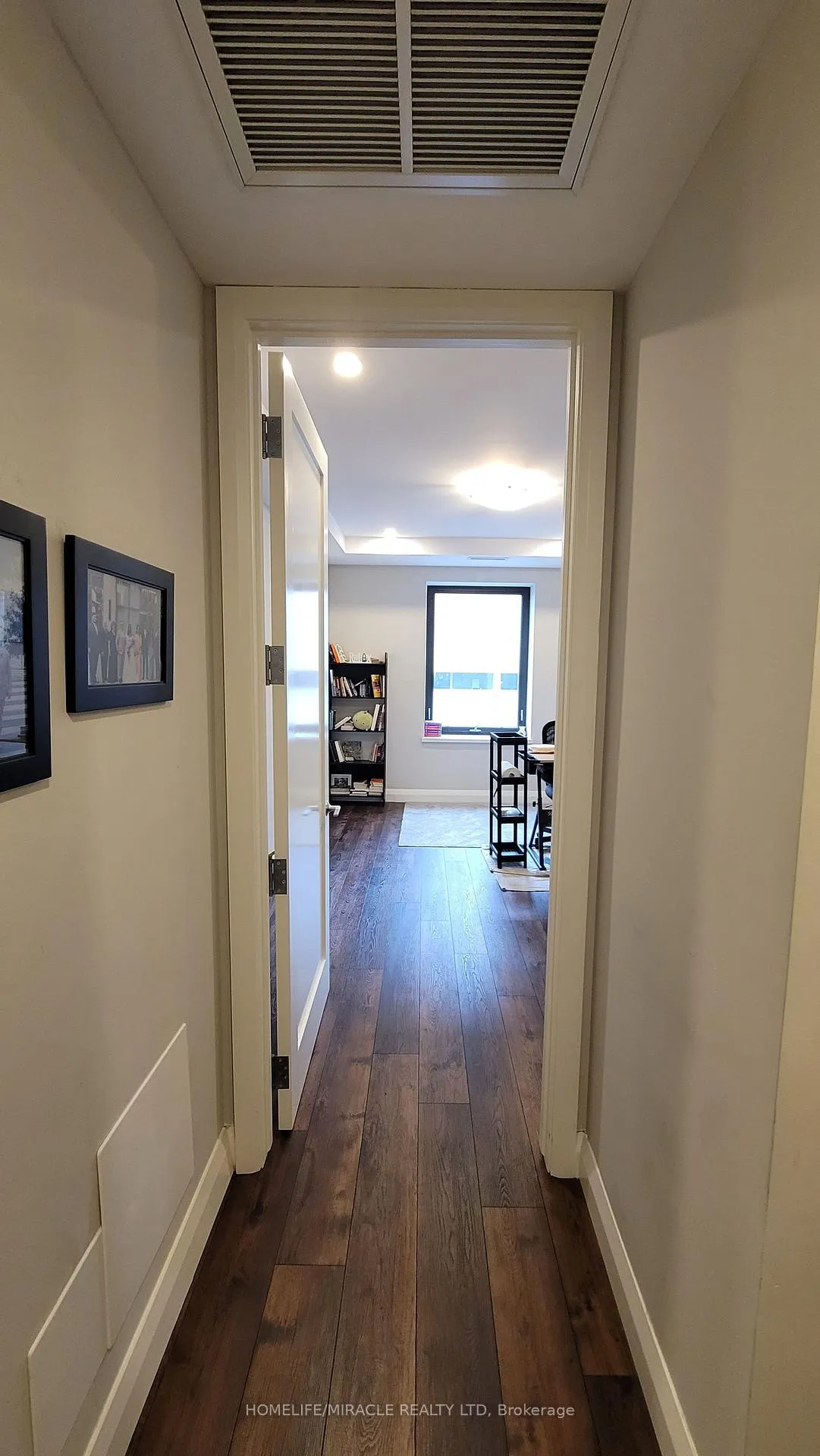 Photo 11 of Unit 422, 118 king Street E, Hamilton, Beasley — HOMEH