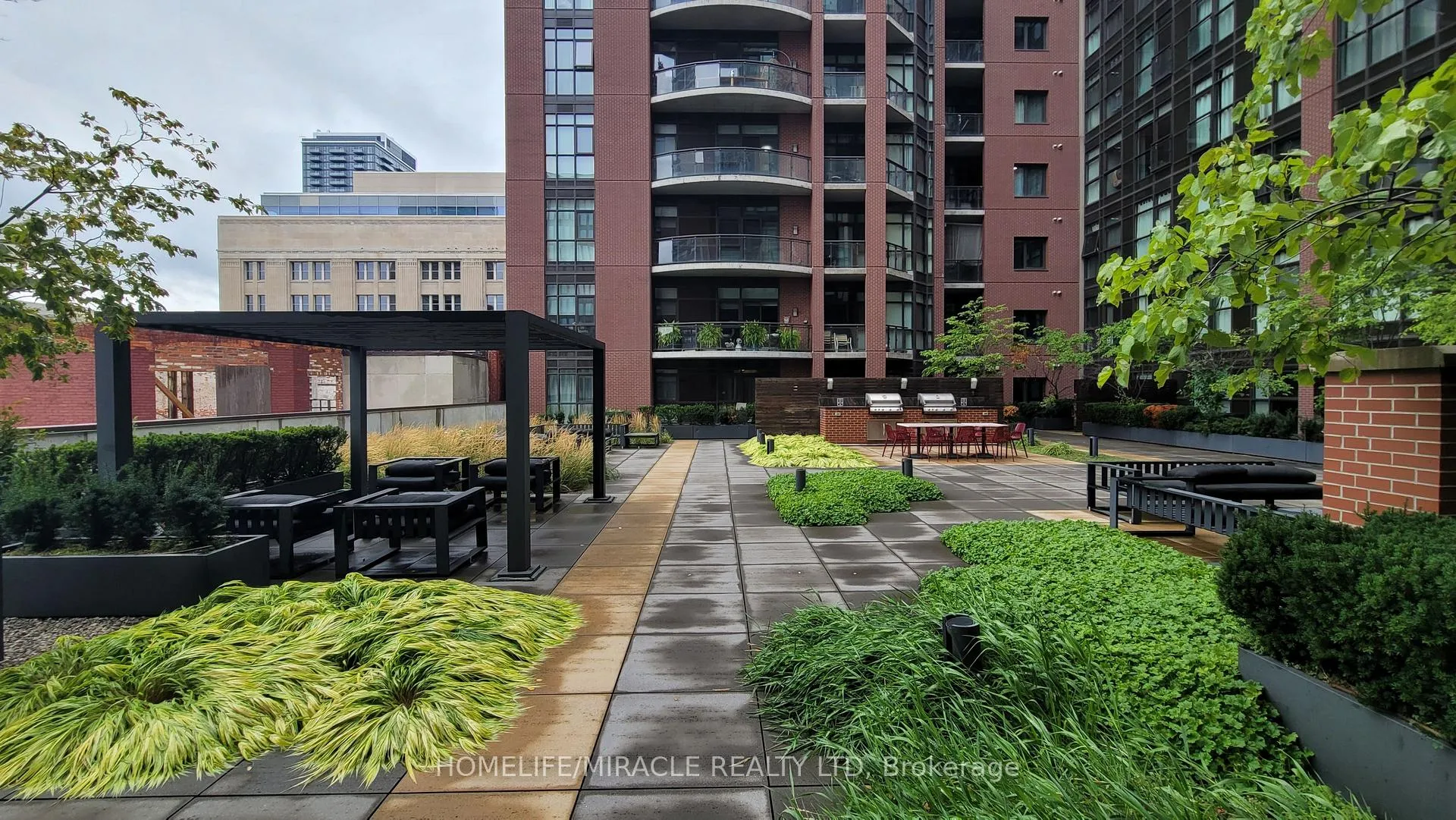 Photo 35 of Unit 422, 118 king Street E, Hamilton, Beasley — HOMEH