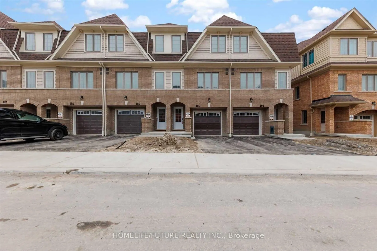 Photo 1 of 189 Royal Northern Path, Oshawa, Windfields — HOMEH