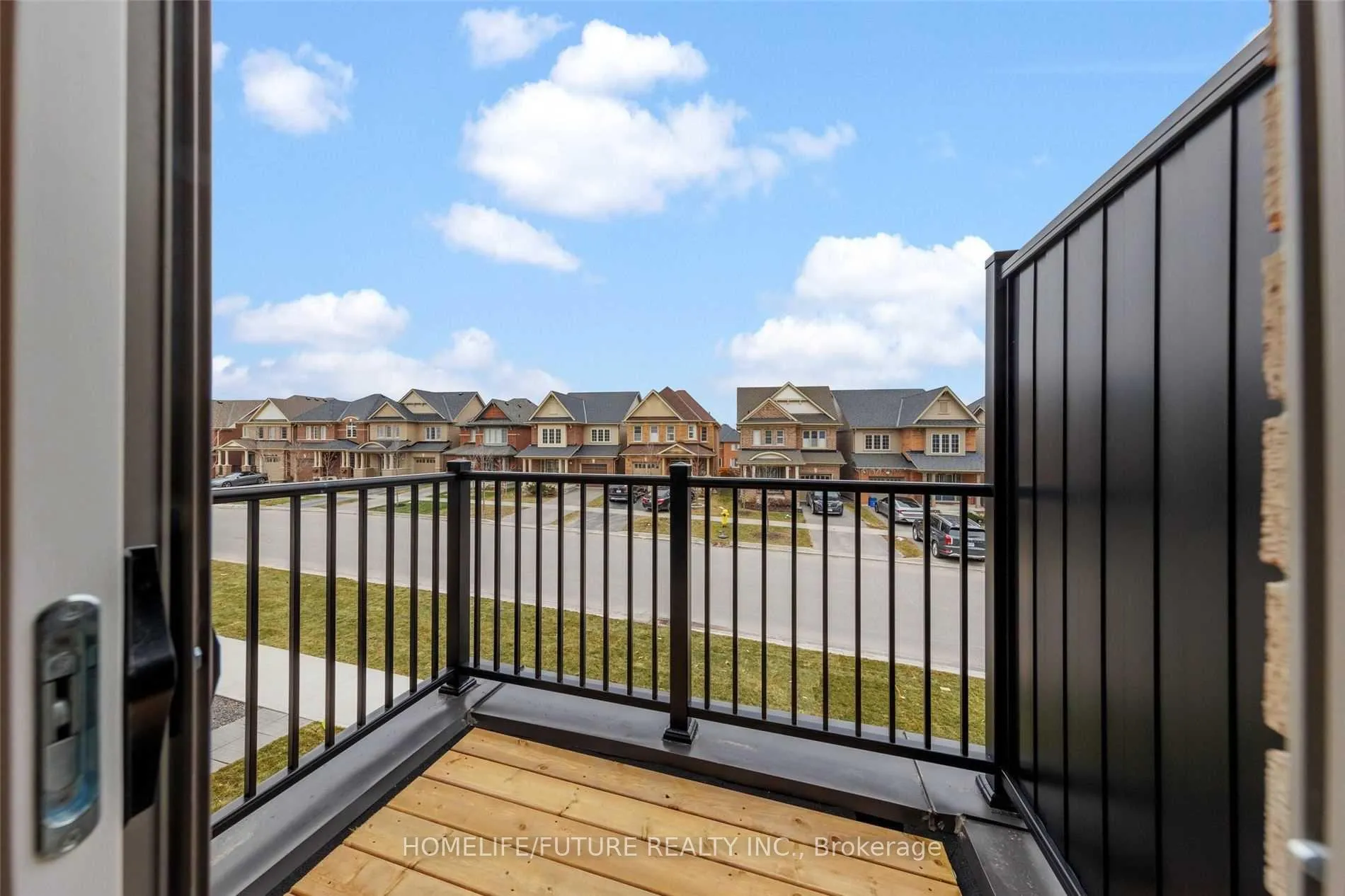 Photo 13 of 189 Royal Northern Path, Oshawa, Windfields — HOMEH