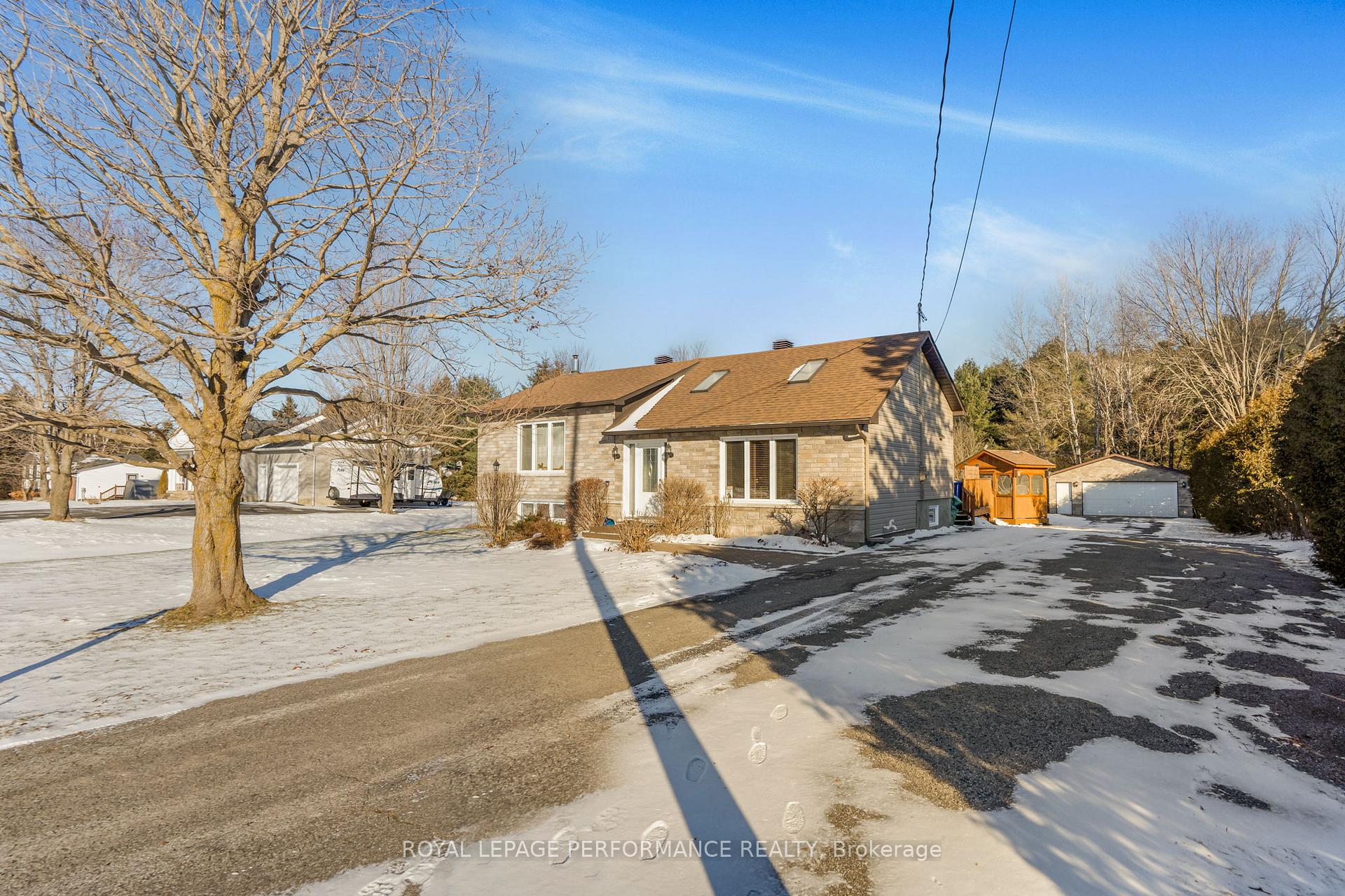Photo 1 of 1073 Greenlane Road W, Champlain, Champlain Twp — HOMEH