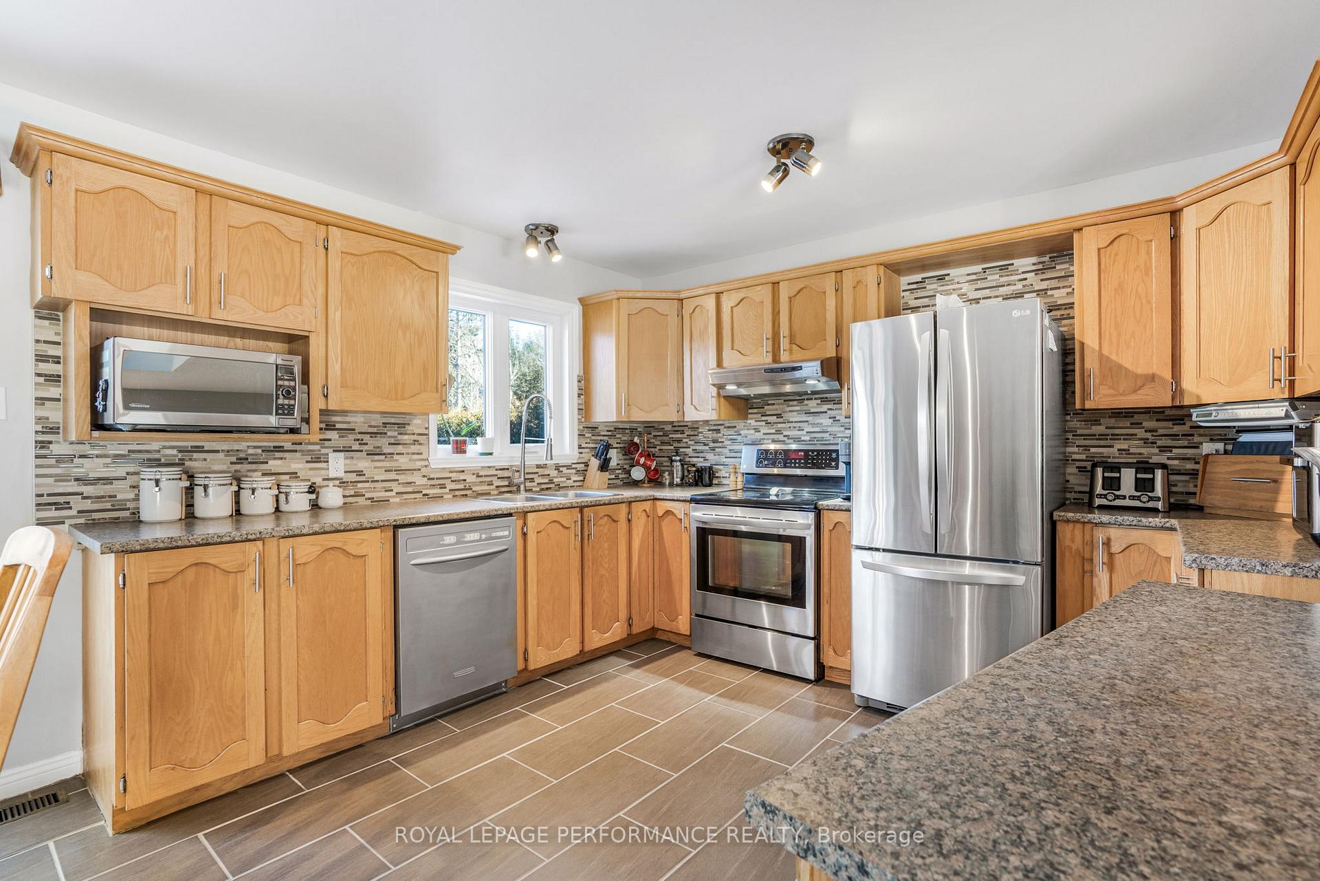 Photo 3 of 1073 Greenlane Road W, Champlain, Champlain Twp — HOMEH