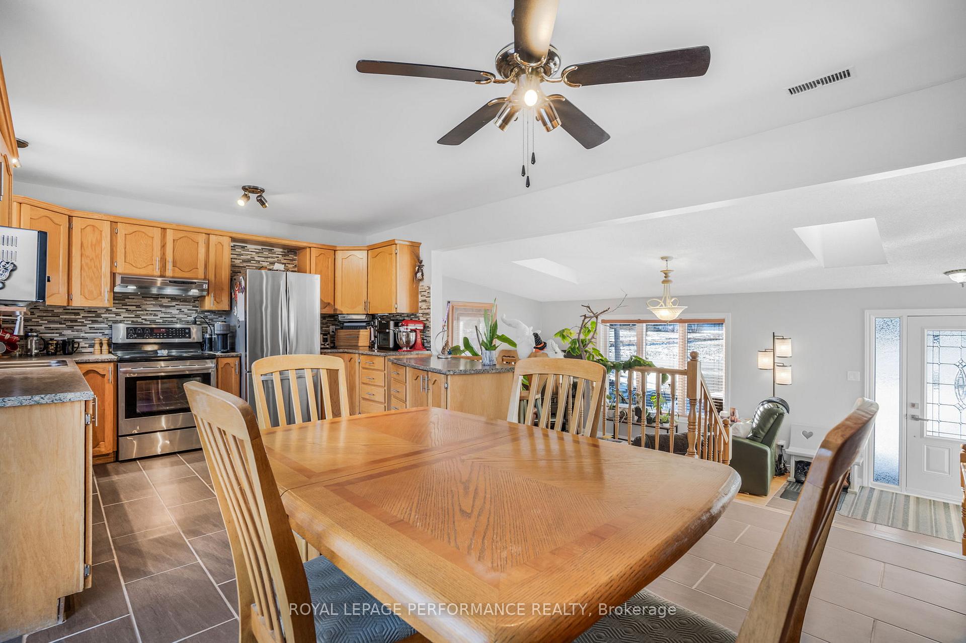 Photo 7 of 1073 Greenlane Road W, Champlain, Champlain Twp — HOMEH