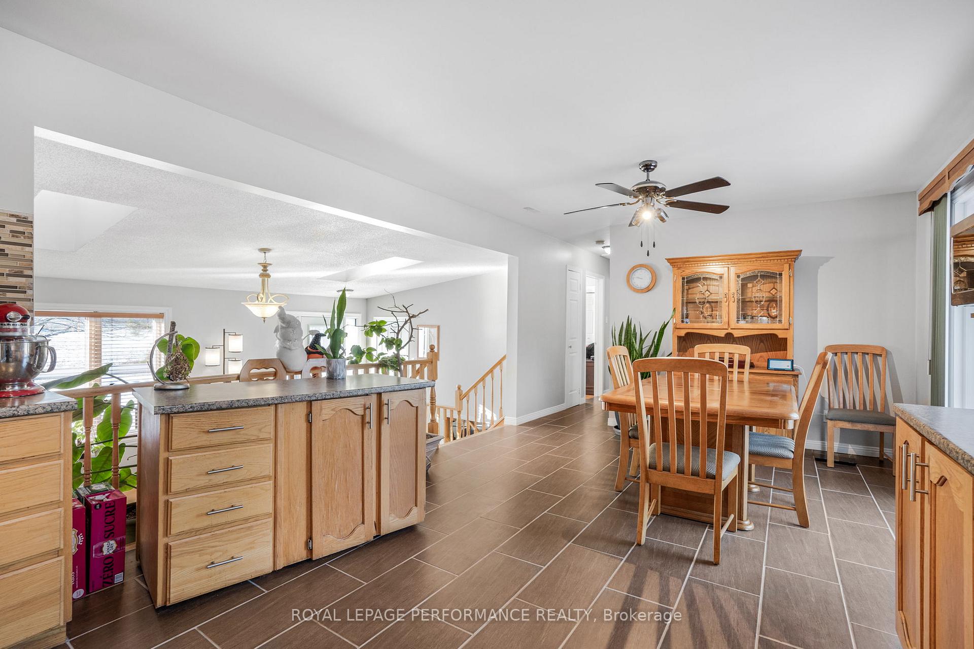 Photo 8 of 1073 Greenlane Road W, Champlain, Champlain Twp — HOMEH