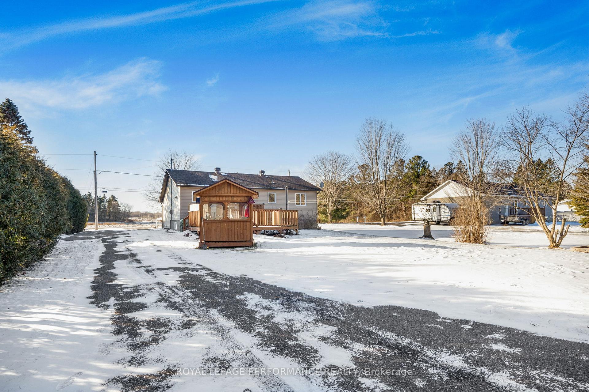 Photo 24 of 1073 Greenlane Road W, Champlain, Champlain Twp — HOMEH