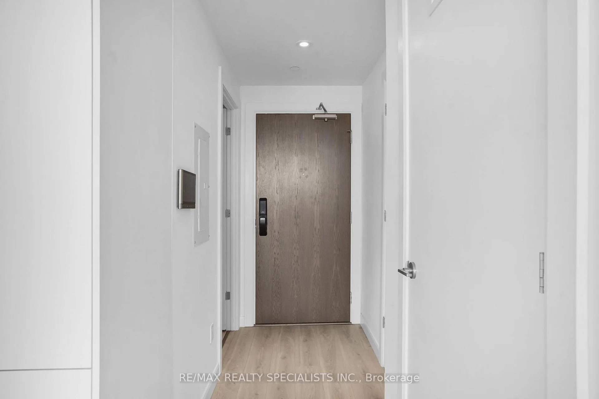 Photo 5 of Unit 1611, 741 King Street W, Kitchener — HOMEH