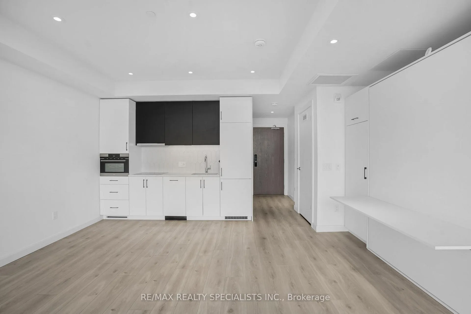 Photo 7 of Unit 1611, 741 King Street W, Kitchener — HOMEH