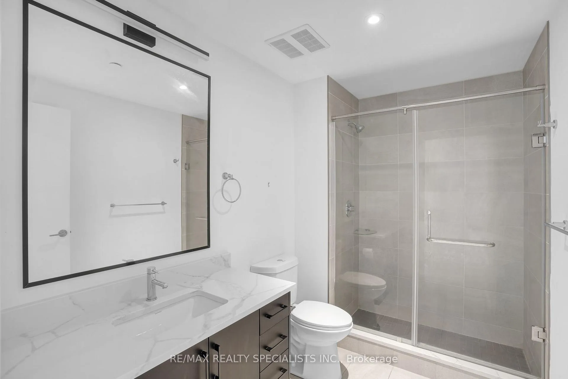 Photo 10 of Unit 1611, 741 King Street W, Kitchener — HOMEH