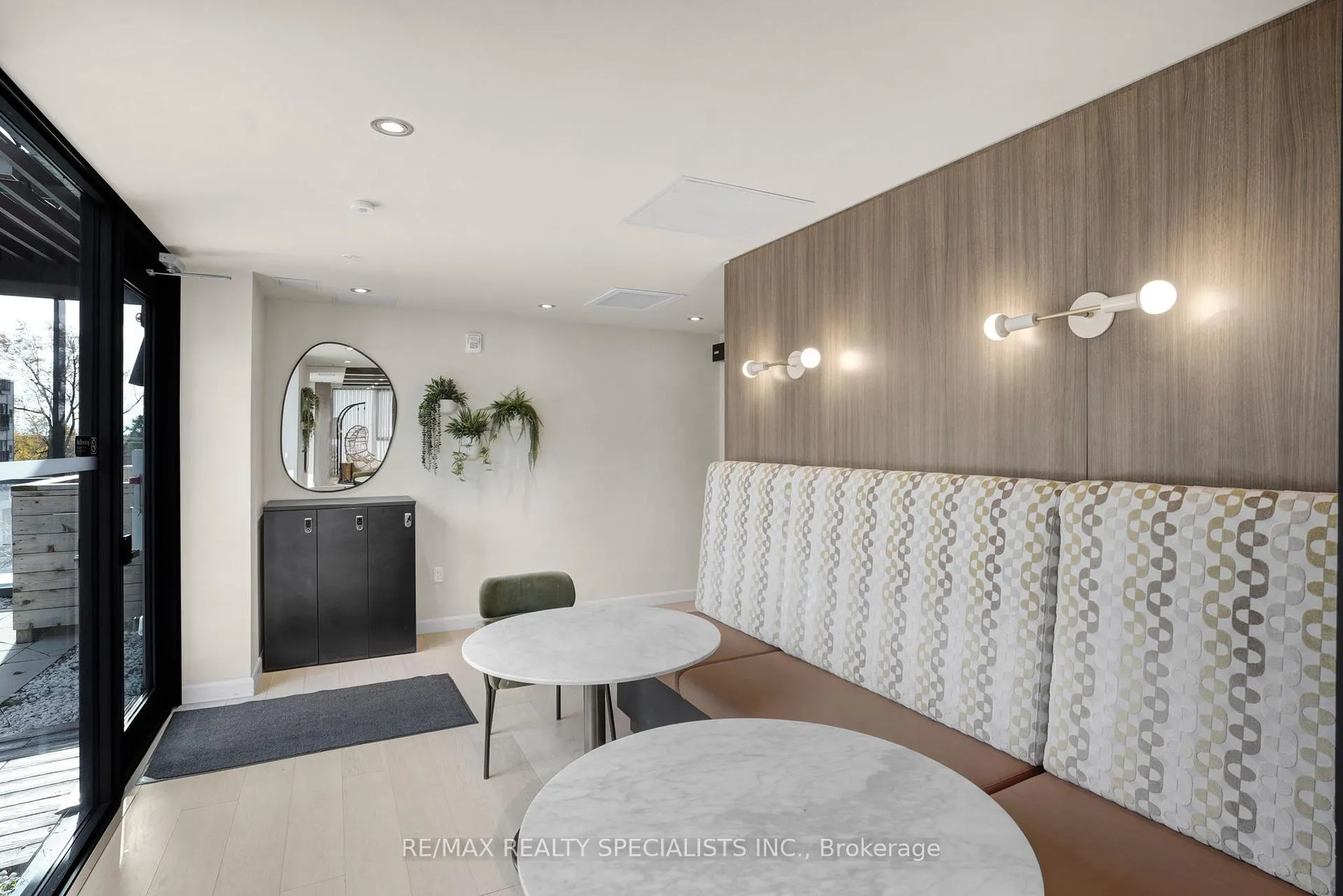 Photo 19 of Unit 1611, 741 King Street W, Kitchener — HOMEH