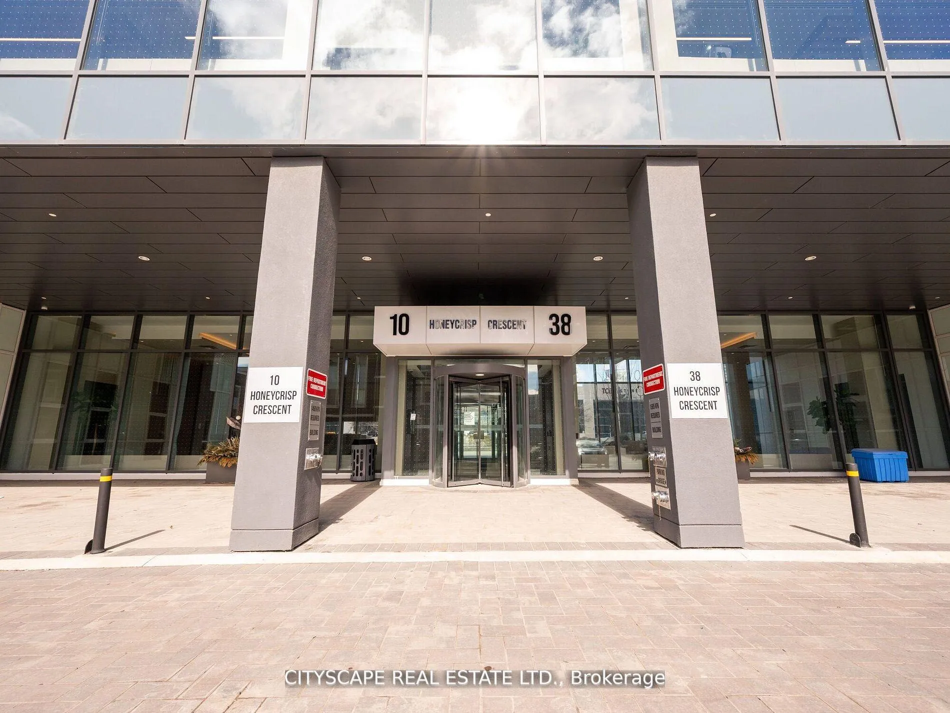 Photo 1 of Unit 1516, 10 Honeycrisp Crescent N, Vaughan, Vaughan Corporate Centre — HOMEH