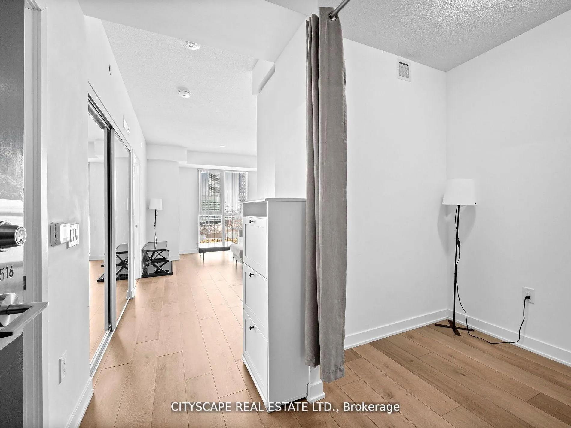 Photo 2 of Unit 1516, 10 Honeycrisp Crescent N, Vaughan, Vaughan Corporate Centre — HOMEH