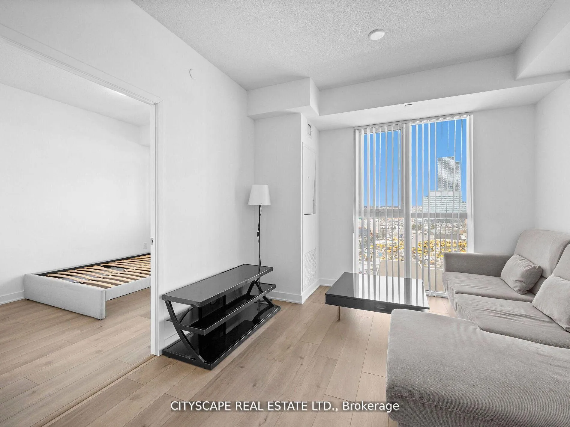 Photo 9 of Unit 1516, 10 Honeycrisp Crescent N, Vaughan, Vaughan Corporate Centre — HOMEH