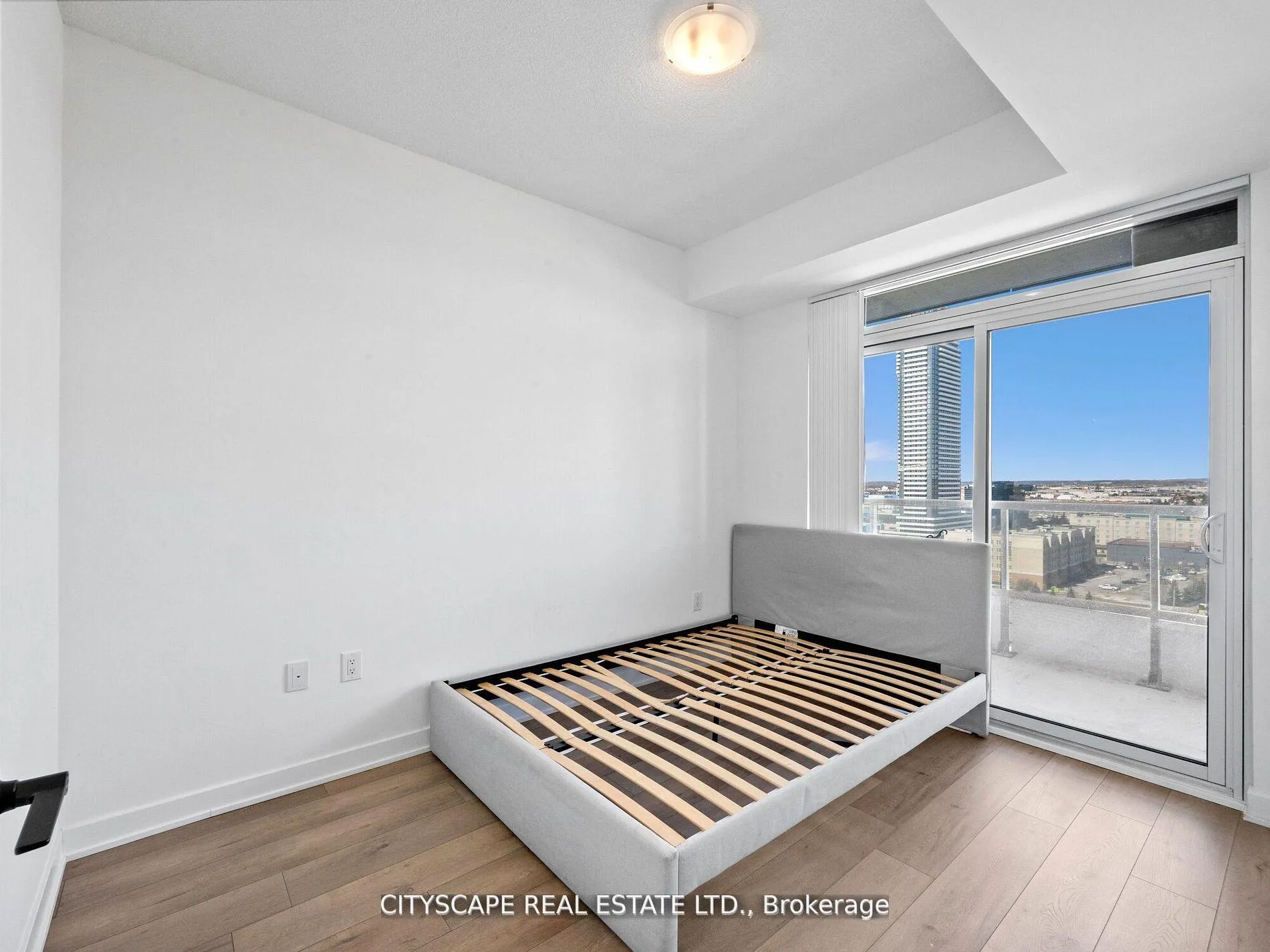 Photo 11 of Unit 1516, 10 Honeycrisp Crescent N, Vaughan, Vaughan Corporate Centre — HOMEH