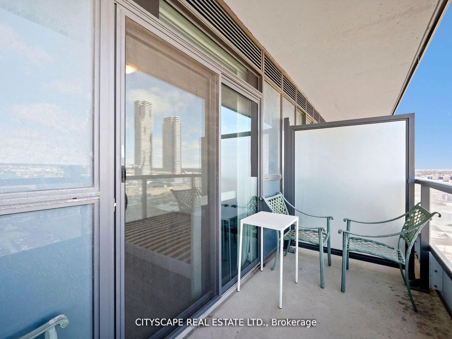 Photo 13 of Unit 1516, 10 Honeycrisp Crescent N, Vaughan, Vaughan Corporate Centre — HOMEH