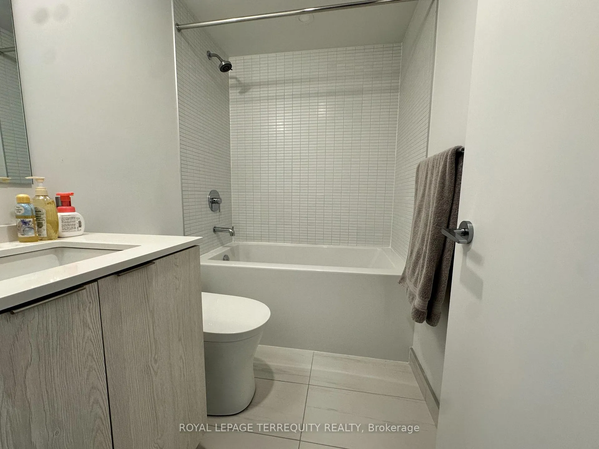 Photo 6 of Unit 812, 1 Jarvis Street, Hamilton, Beasley — HOMEH