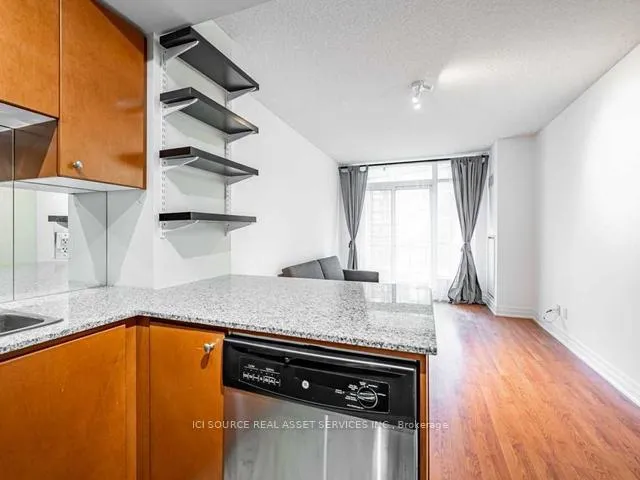 Photo 4 of Unit 901, 8 Scollard Street, Toronto, The Annex — HOMEH
