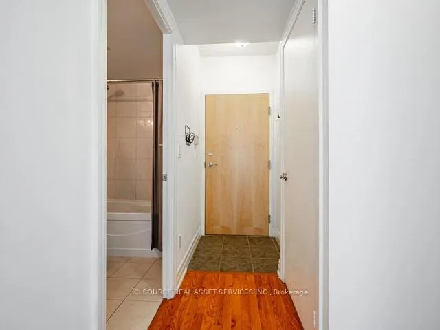 Photo 16 of Unit 901, 8 Scollard Street, Toronto, The Annex — HOMEH