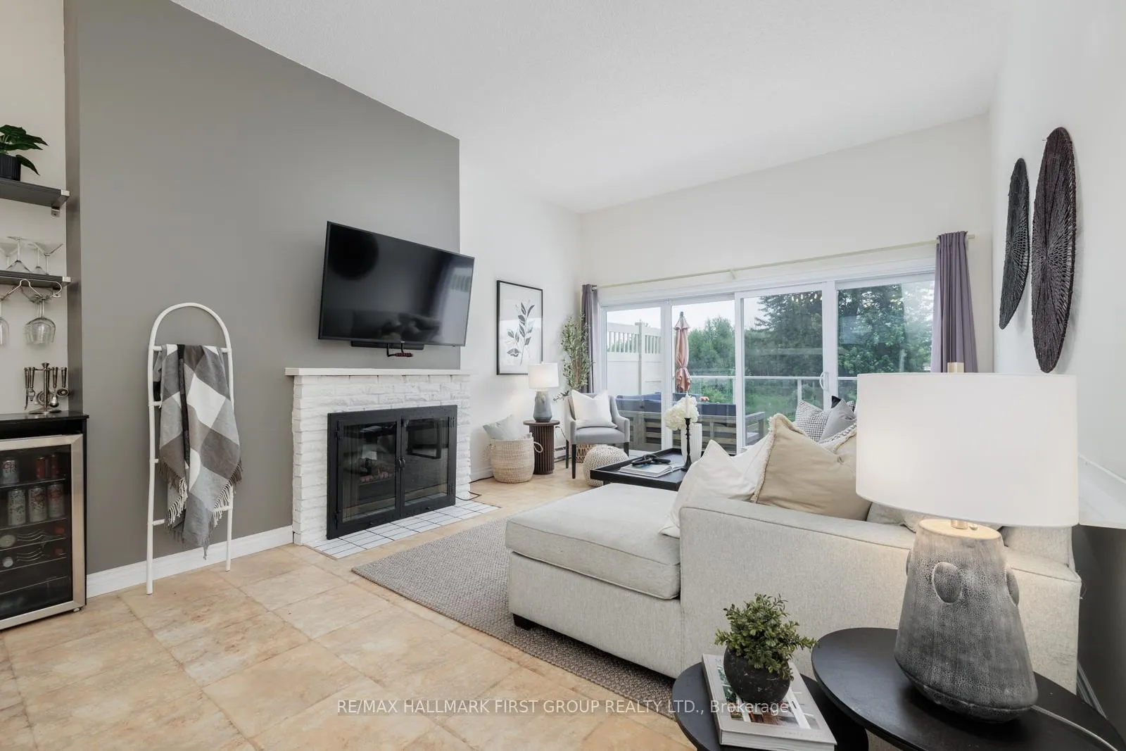 Photo 6 of Unit 9, 4 Paradise Boulevard, Ramara, Brechin — HOMEH
