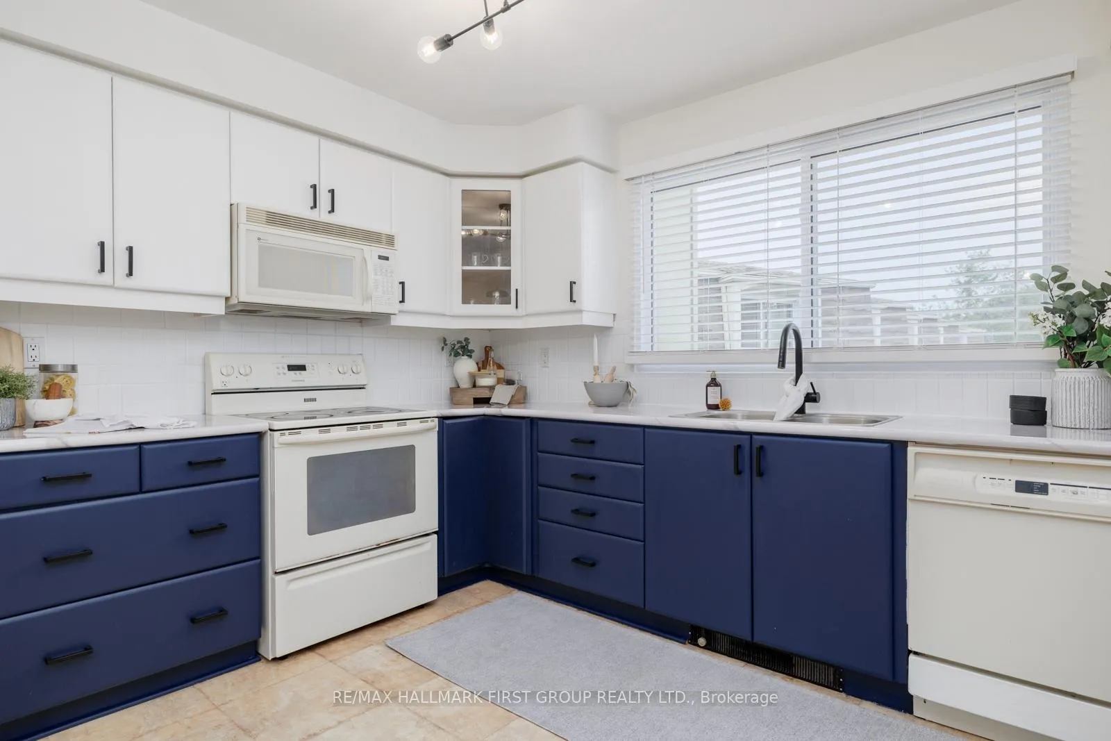 Photo 15 of Unit 9, 4 Paradise Boulevard, Ramara, Brechin — HOMEH