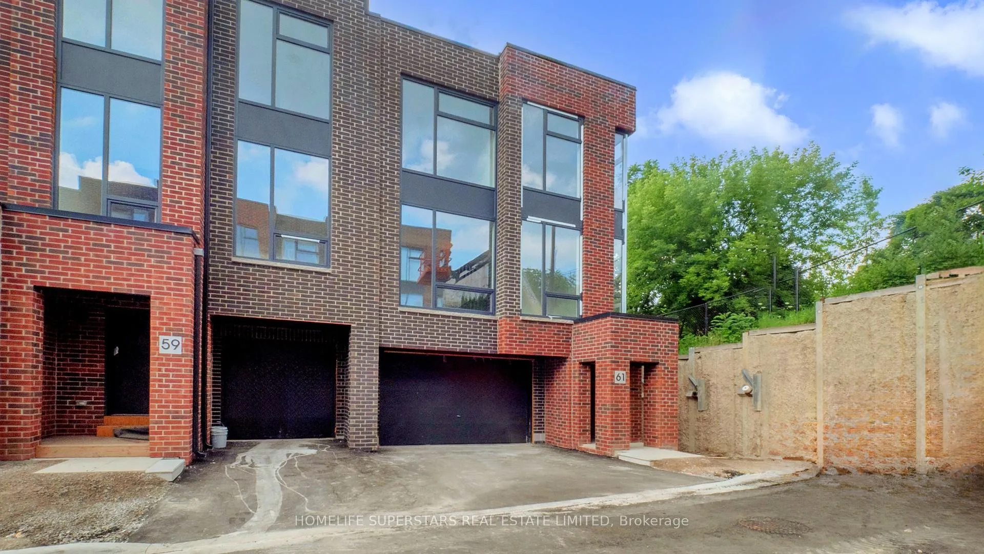 Photo 2 of 61 Desiree Place, Caledon, Bolton West — HOMEH