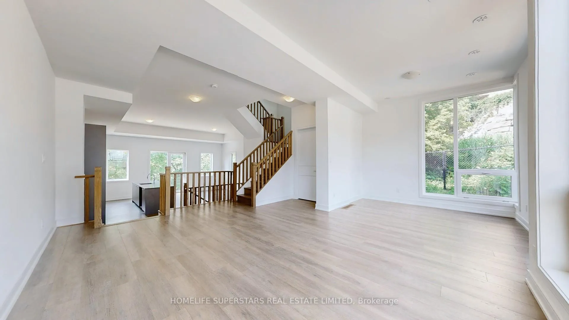 Photo 5 of 61 Desiree Place, Caledon, Bolton West — HOMEH