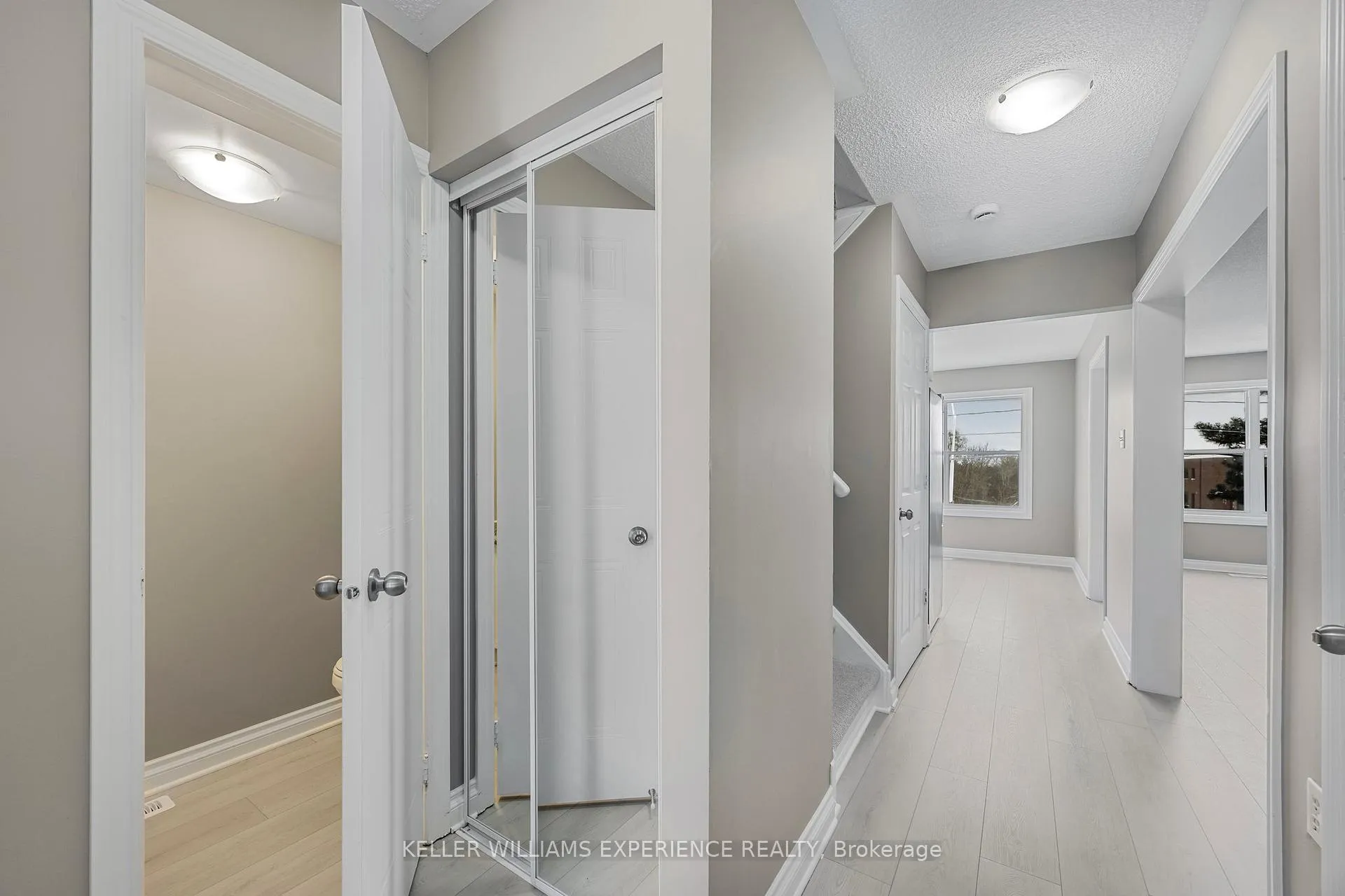 Photo 5 of Unit #14, 120 D'Ambrosio Drive, Barrie, Painswick North — HOMEH
