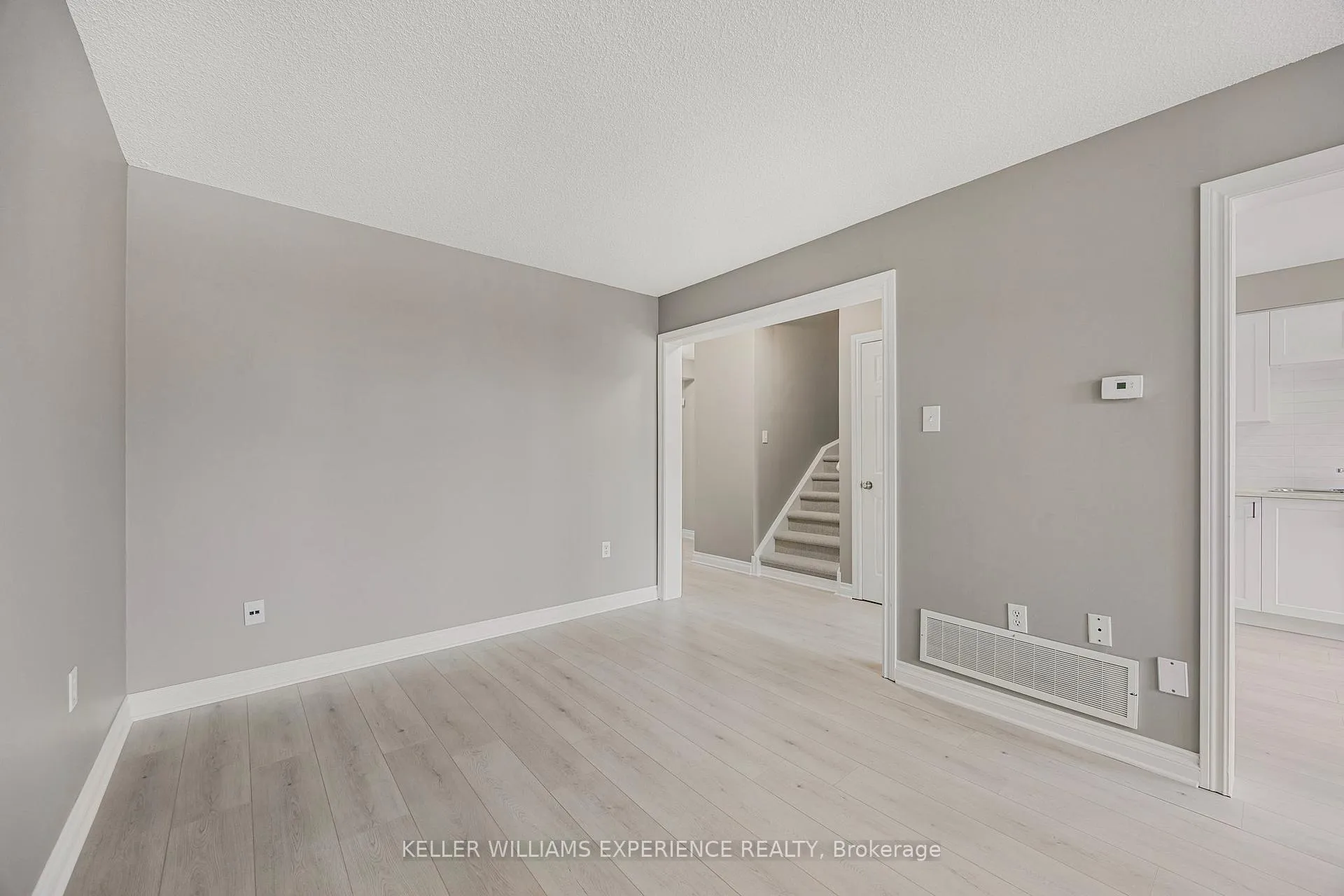 Photo 9 of Unit #14, 120 D'Ambrosio Drive, Barrie, Painswick North — HOMEH