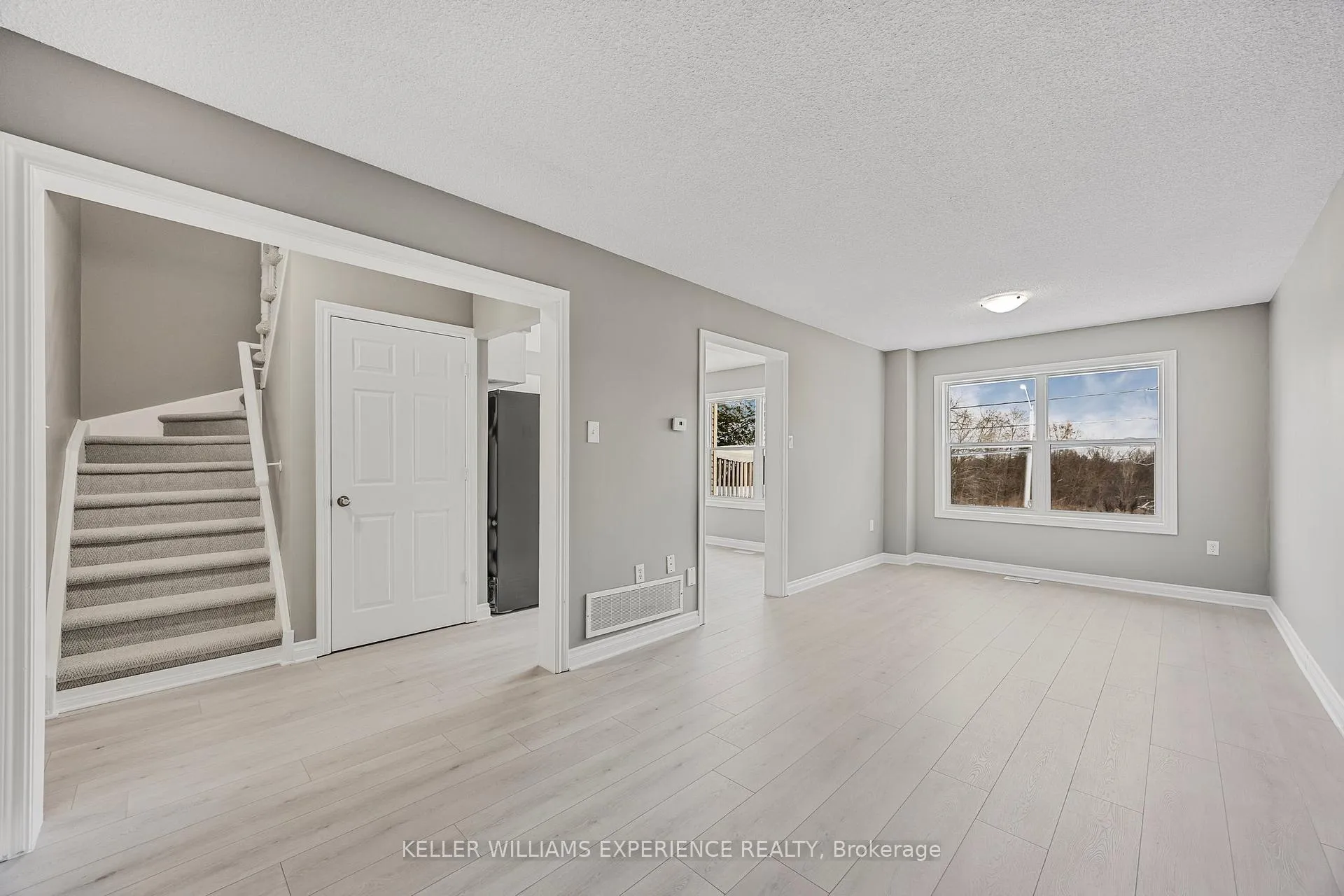 Photo 11 of Unit #14, 120 D'Ambrosio Drive, Barrie, Painswick North — HOMEH