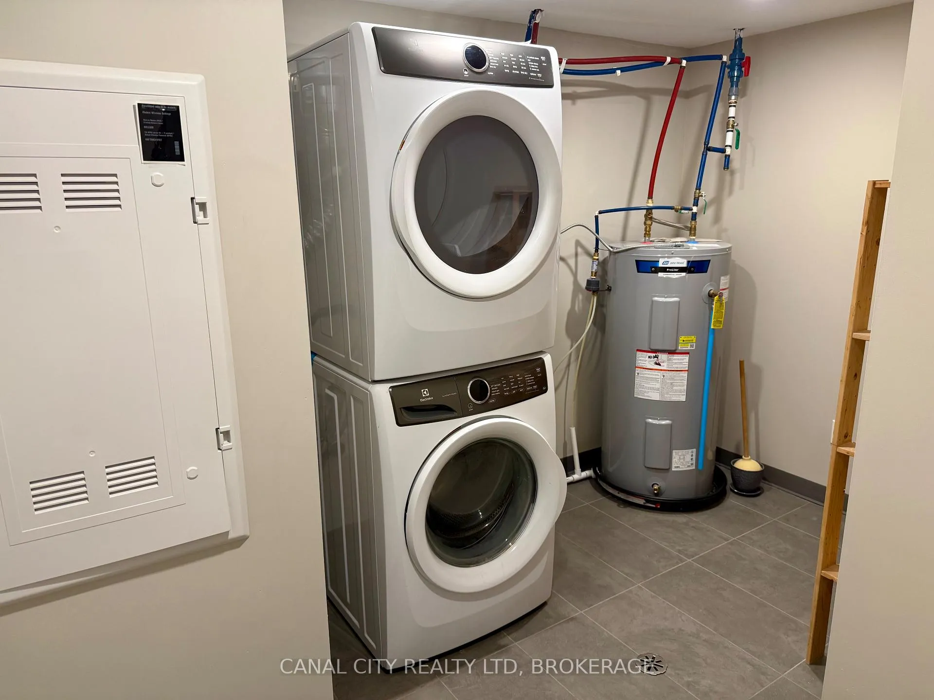 Photo 5 of Unit 404, 10 Albert Street E, Thorold, Thorold Downtown — HOMEH
