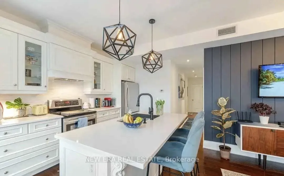 Photo 5 of Unit E, 366 Bay Street E, Hamilton, North End — HOMEH