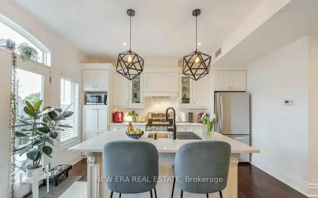 Photo 6 of Unit E, 366 Bay Street E, Hamilton, North End — HOMEH