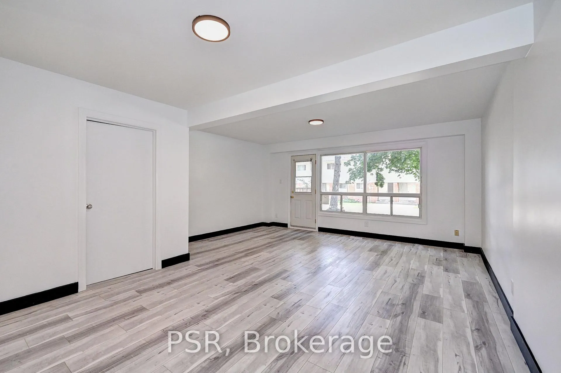 Front of Unit E, 524 Sunnydale Place E