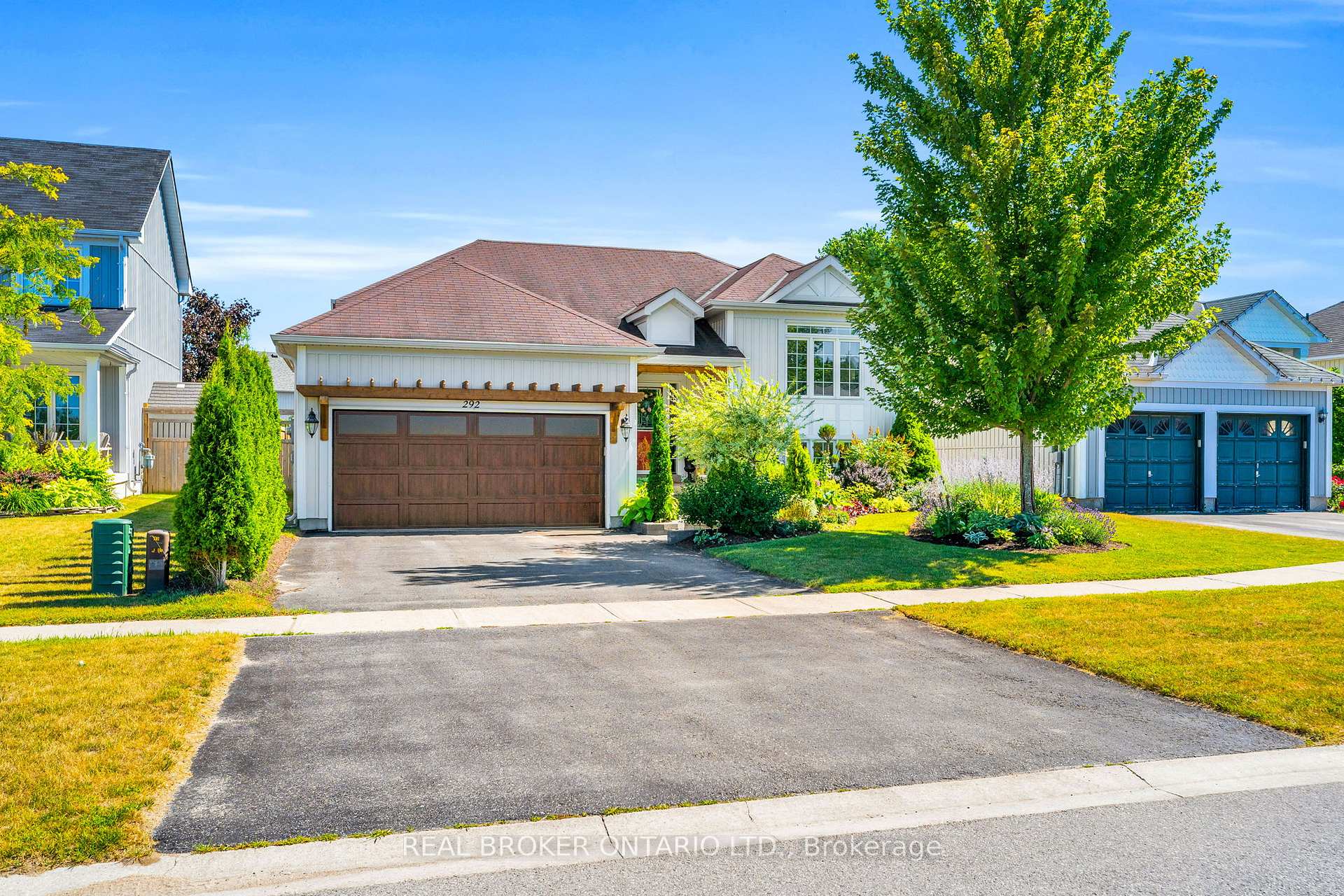 Photo 1 of 292 Regina Street, Clearview, Stayner — HOMEH