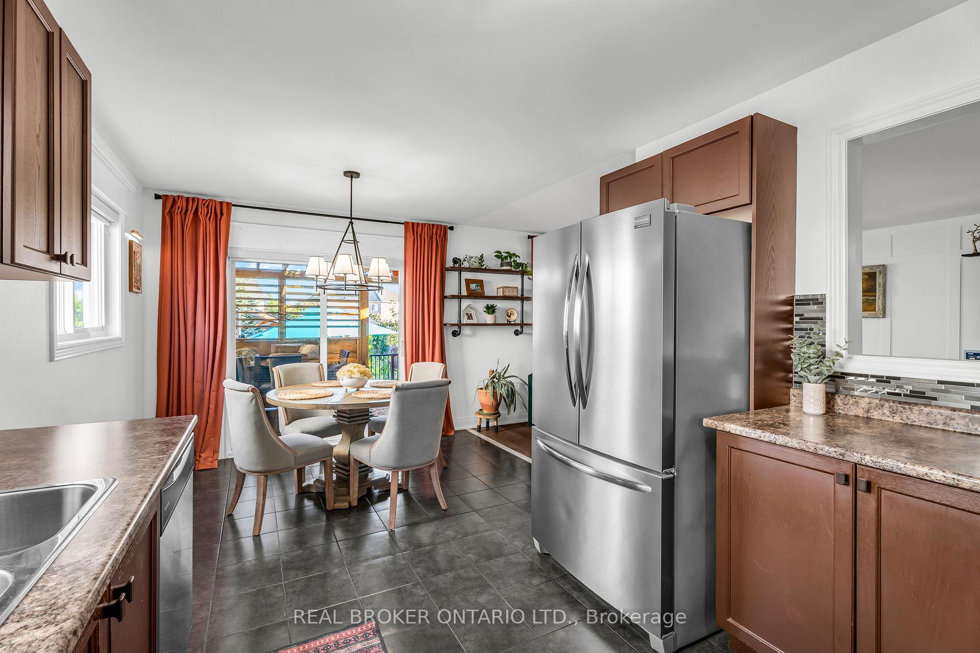 Photo 14 of 292 Regina Street, Clearview, Stayner — HOMEH