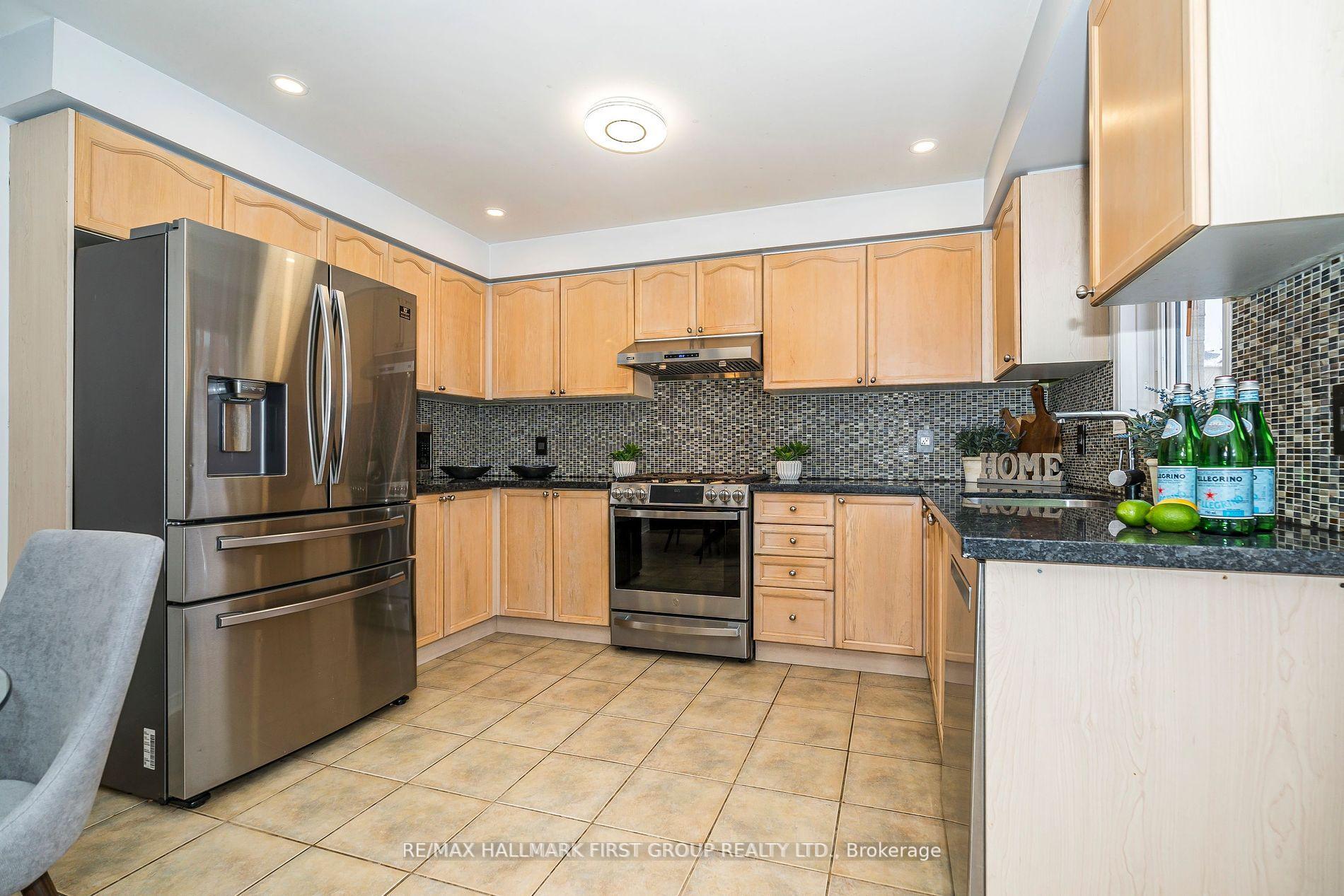 Photo 9 of 21 Nobbs Drive, Ajax, Northwest Ajax — HOMEH