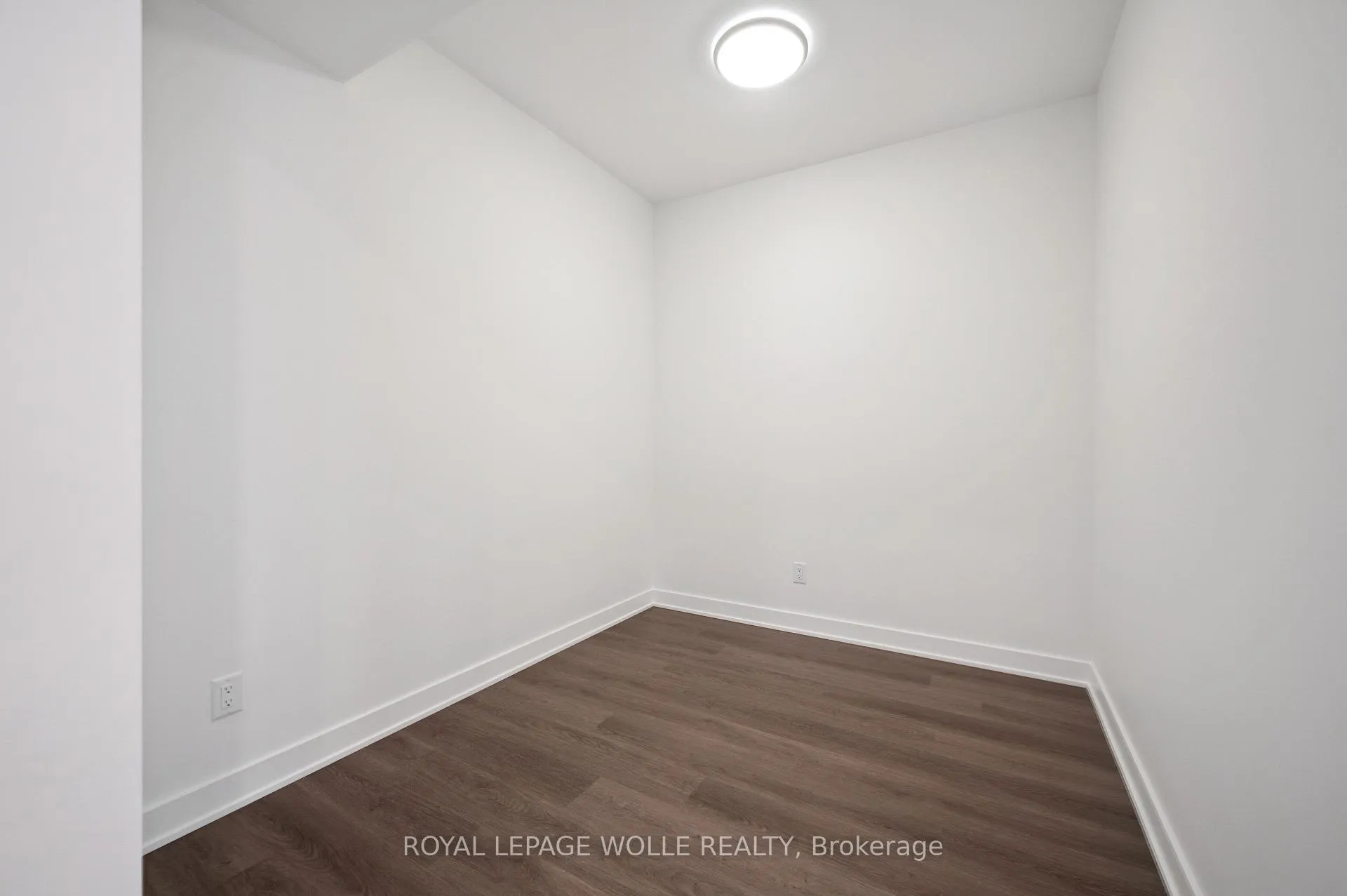 Photo 6 of Unit 2901, 25 Wellington Street S, Kitchener — HOMEH