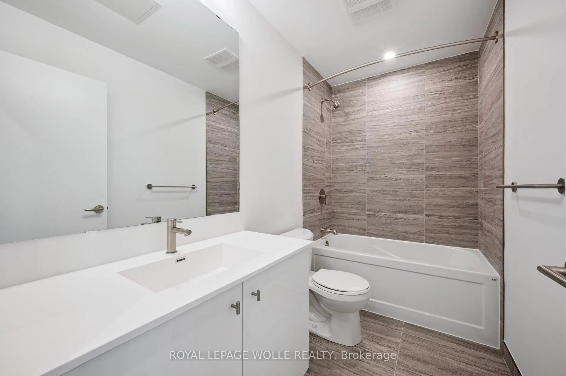 Photo 25 of Unit 2901, 25 Wellington Street S, Kitchener — HOMEH