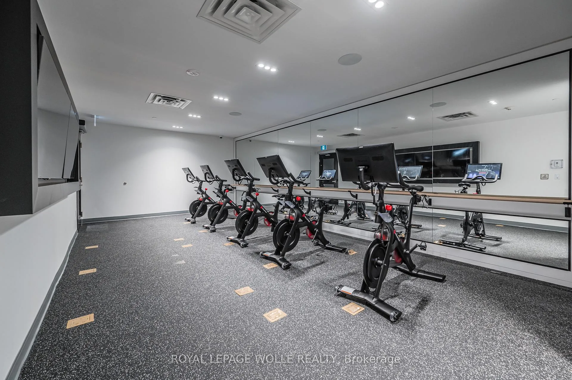 Photo 41 of Unit 2901, 25 Wellington Street S, Kitchener — HOMEH