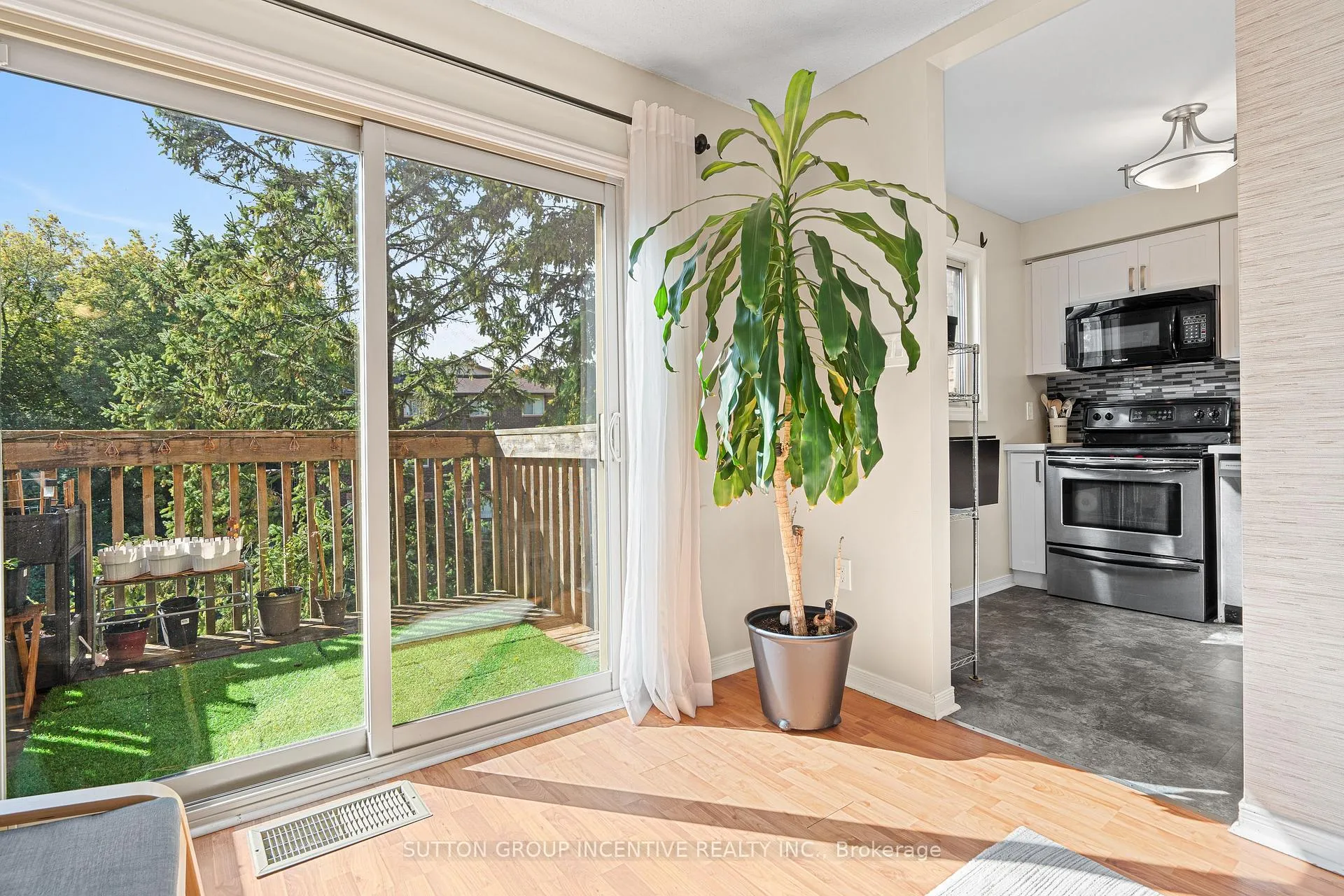 Photo 6 of Unit 3, 15 Meadow Lane, Barrie, Ardagh — HOMEH