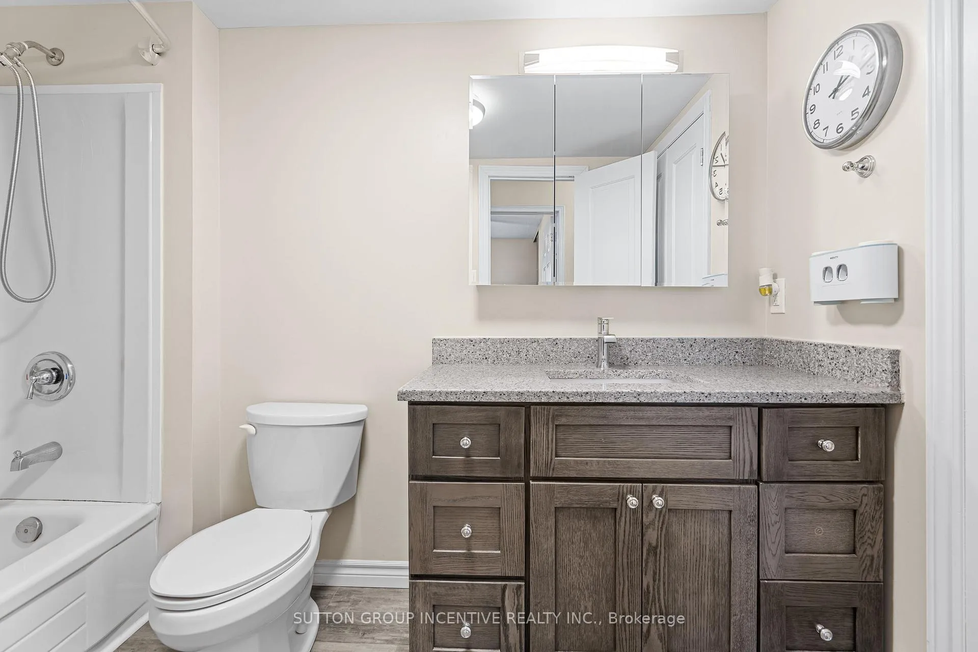 Photo 17 of Unit 3, 15 Meadow Lane, Barrie, Ardagh — HOMEH