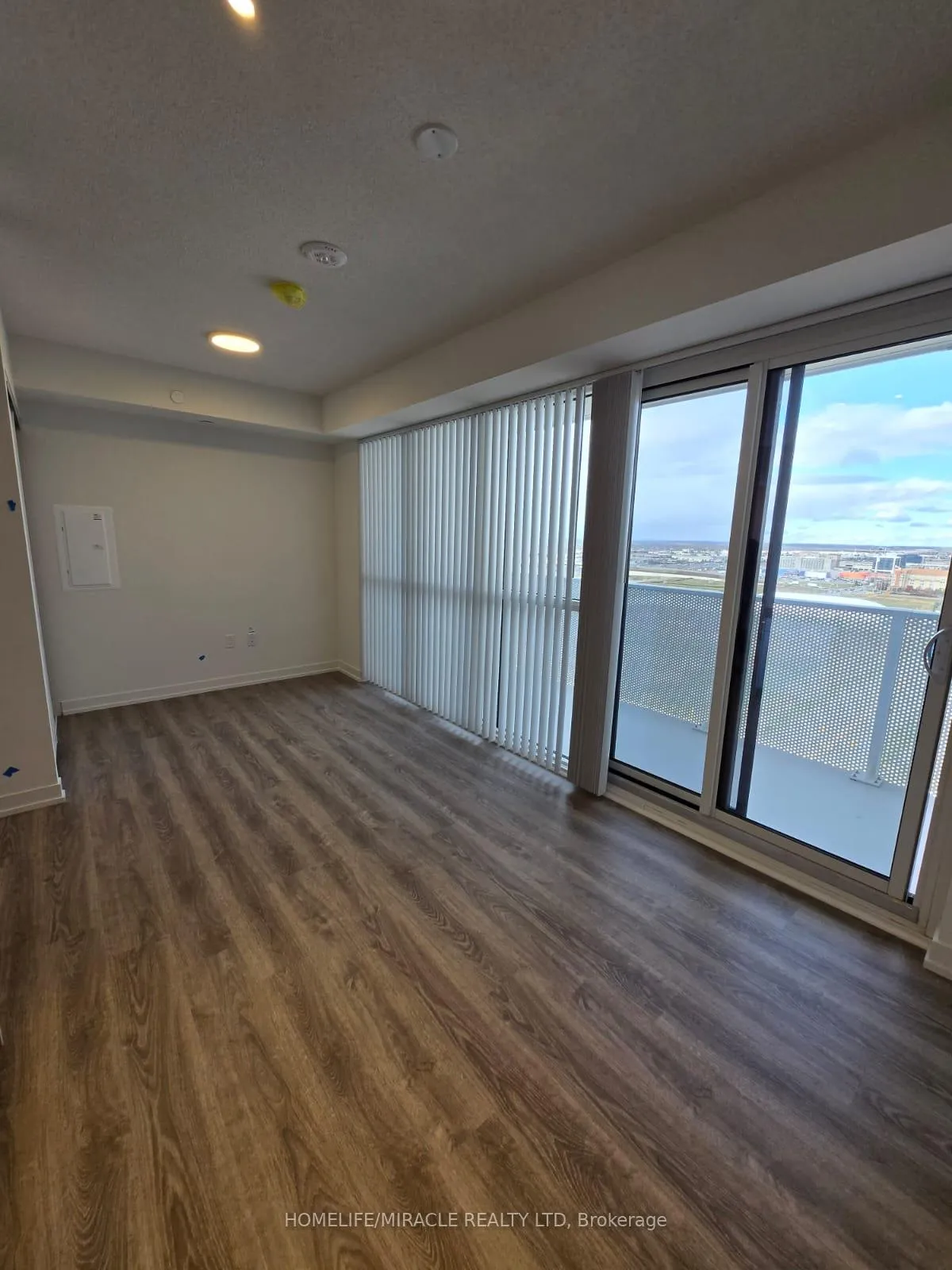 Photo 4 of Unit 1912, 195 Commerce Street, Vaughan, Vaughan Corporate Centre — HOMEH