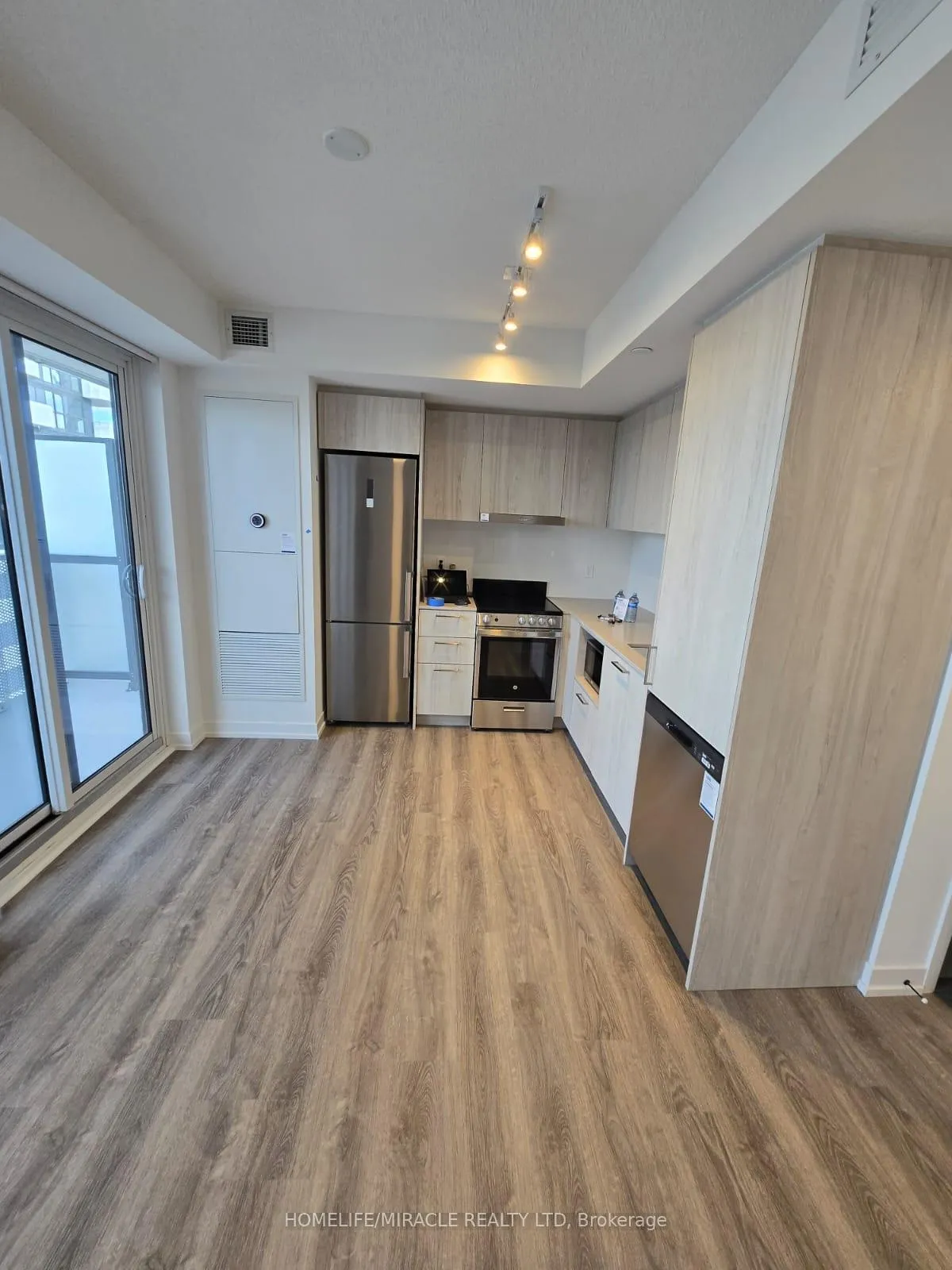 Photo 7 of Unit 1912, 195 Commerce Street, Vaughan, Vaughan Corporate Centre — HOMEH