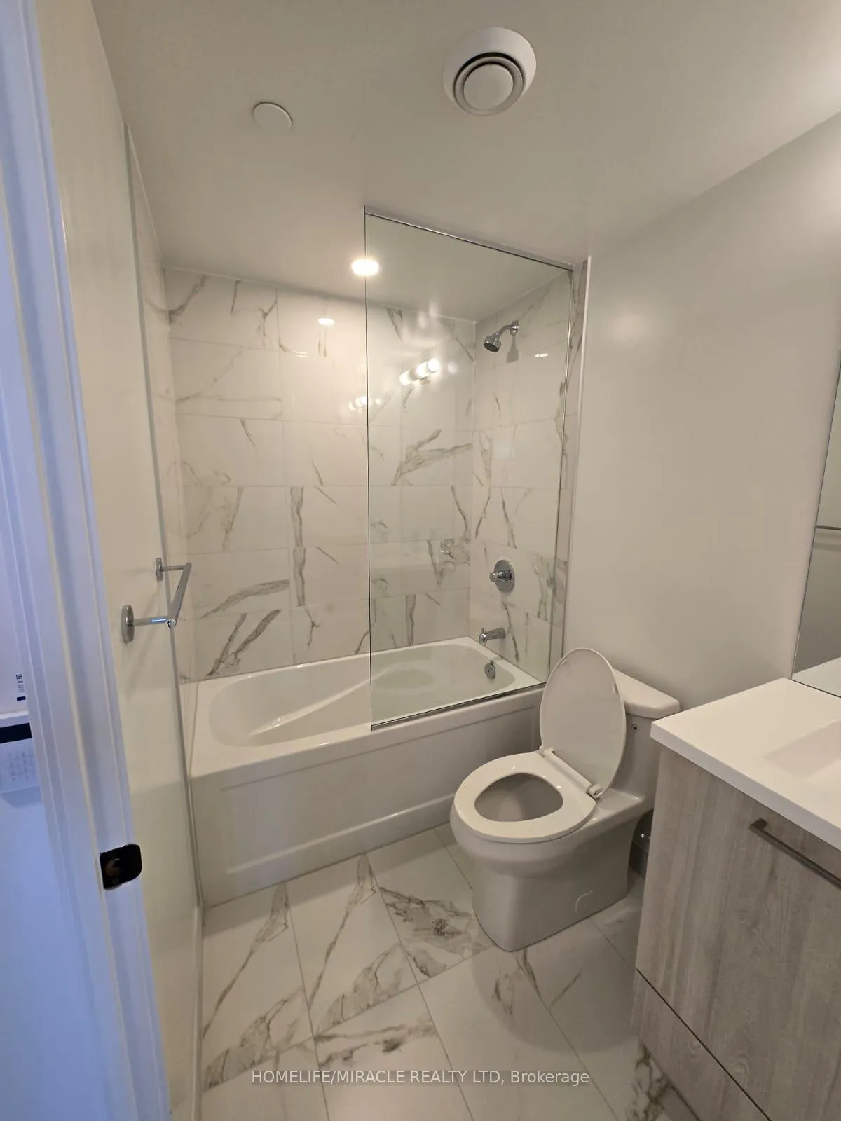 Photo 11 of Unit 1912, 195 Commerce Street, Vaughan, Vaughan Corporate Centre — HOMEH