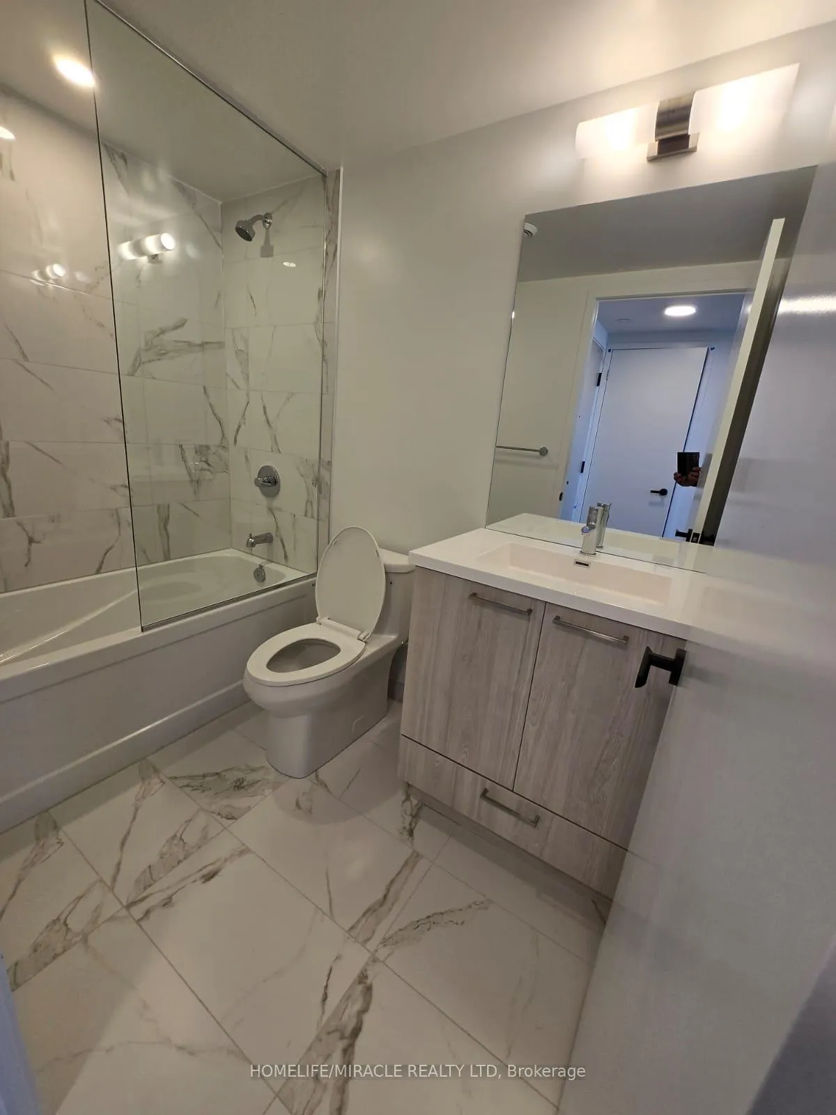 Photo 12 of Unit 1912, 195 Commerce Street, Vaughan, Vaughan Corporate Centre — HOMEH