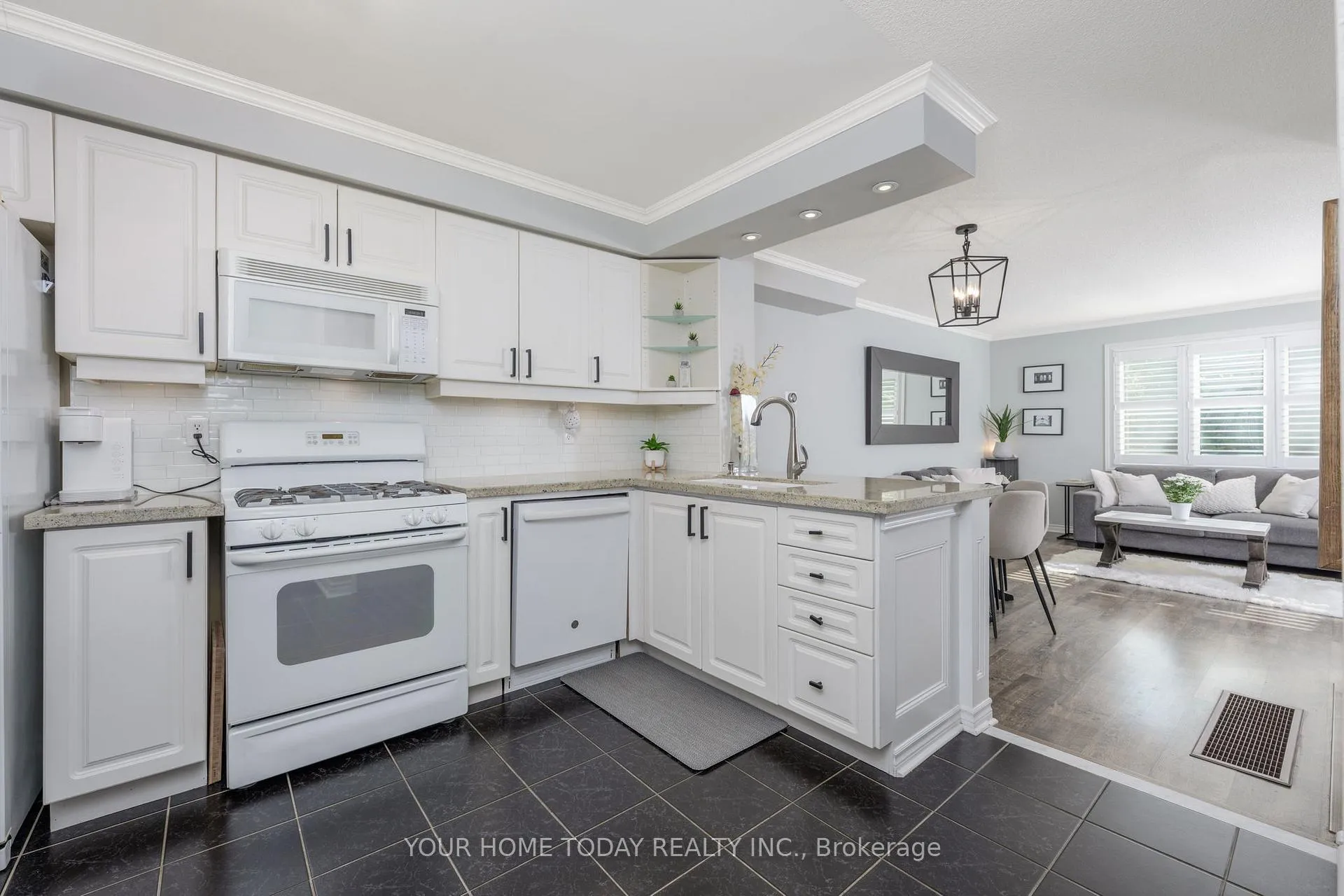 Photo 5 of Unit 8, 76 River Drive, Halton Hills, Georgetown — HOMEH