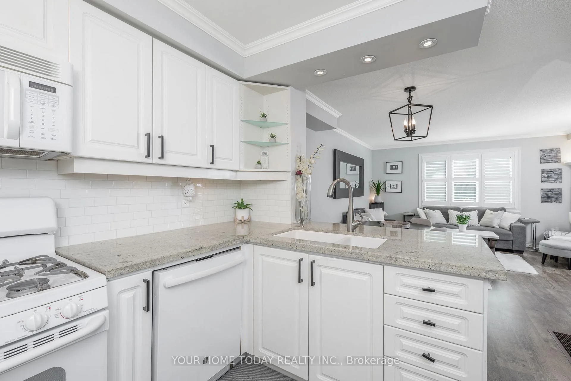 Photo 12 of Unit 8, 76 River Drive, Halton Hills, Georgetown — HOMEH