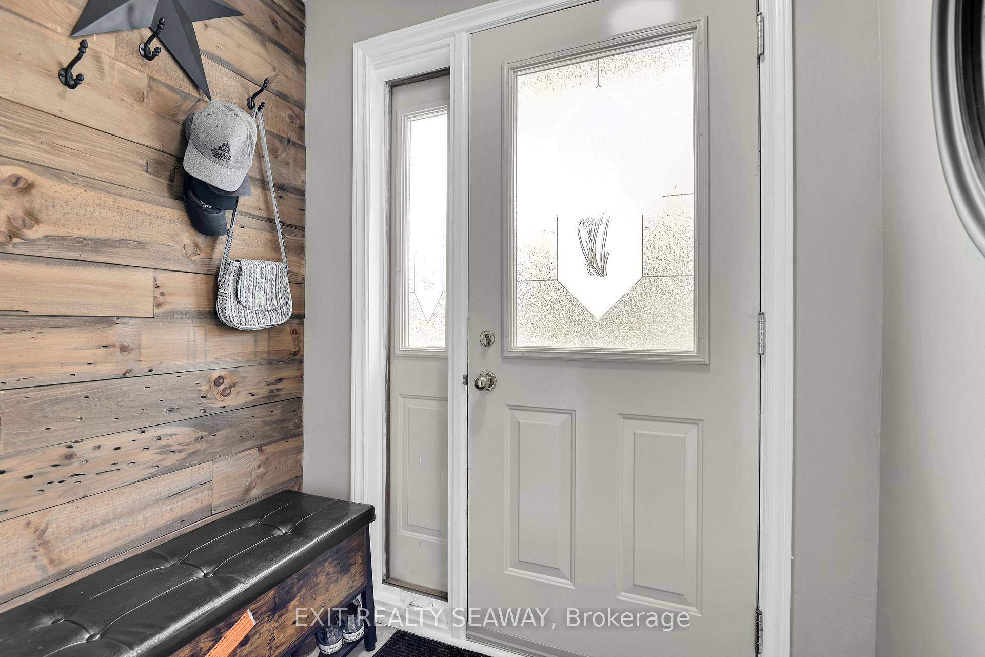Photo 4 of 1211 Leonard Avenue, Cornwall — HOMEH