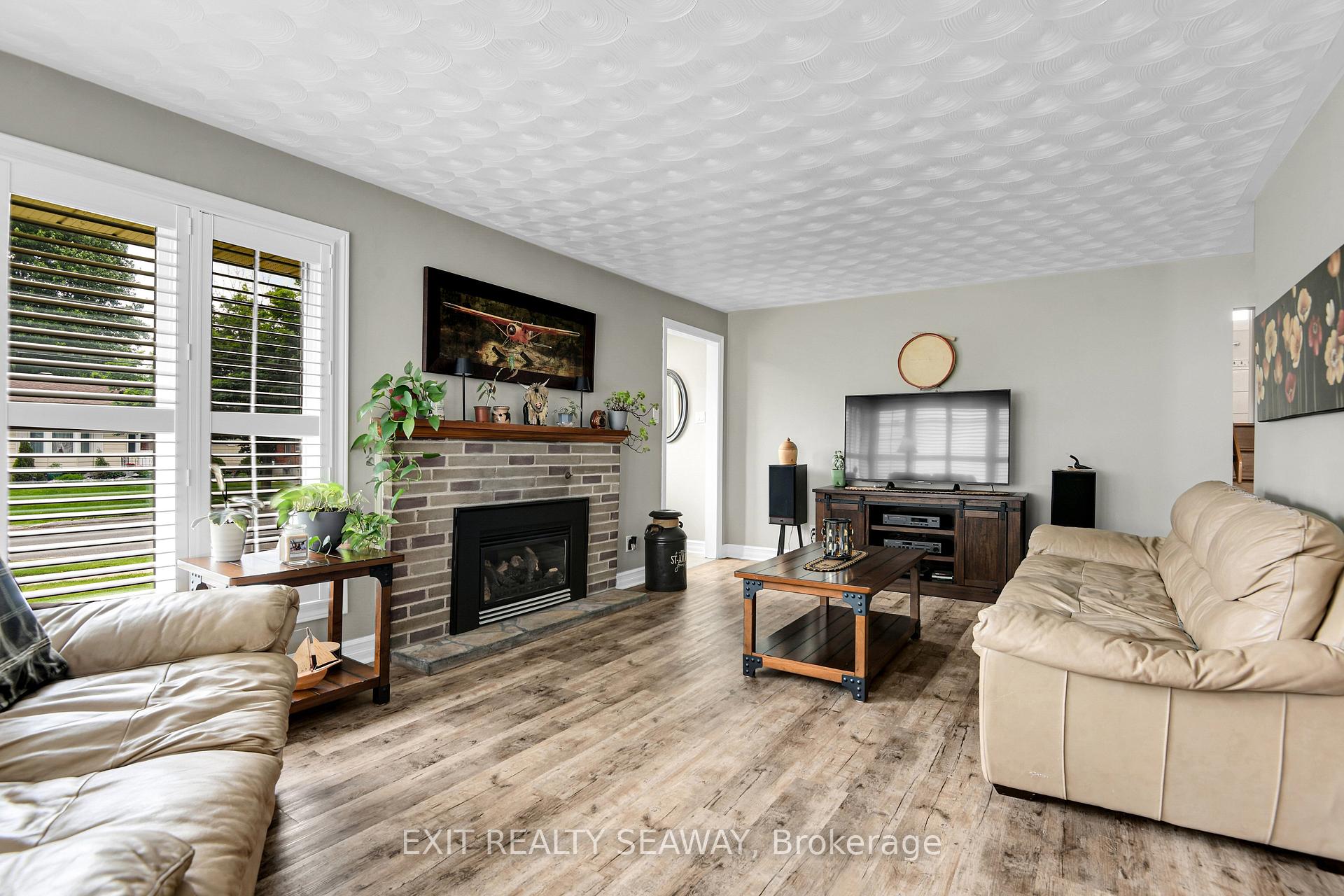 Photo 8 of 1211 Leonard Avenue, Cornwall — HOMEH